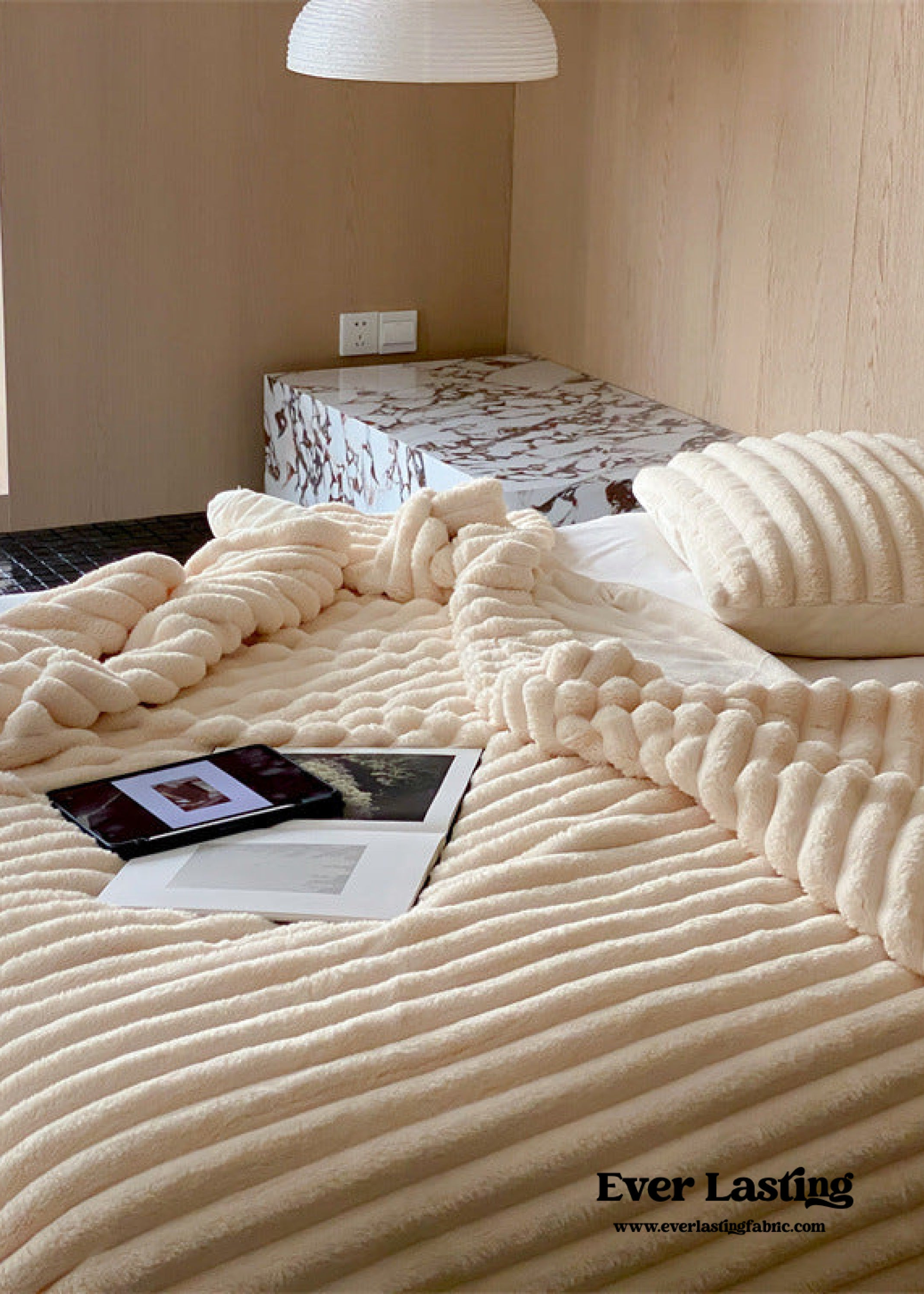 Plush Cozy Jacquard Blanket / Blue