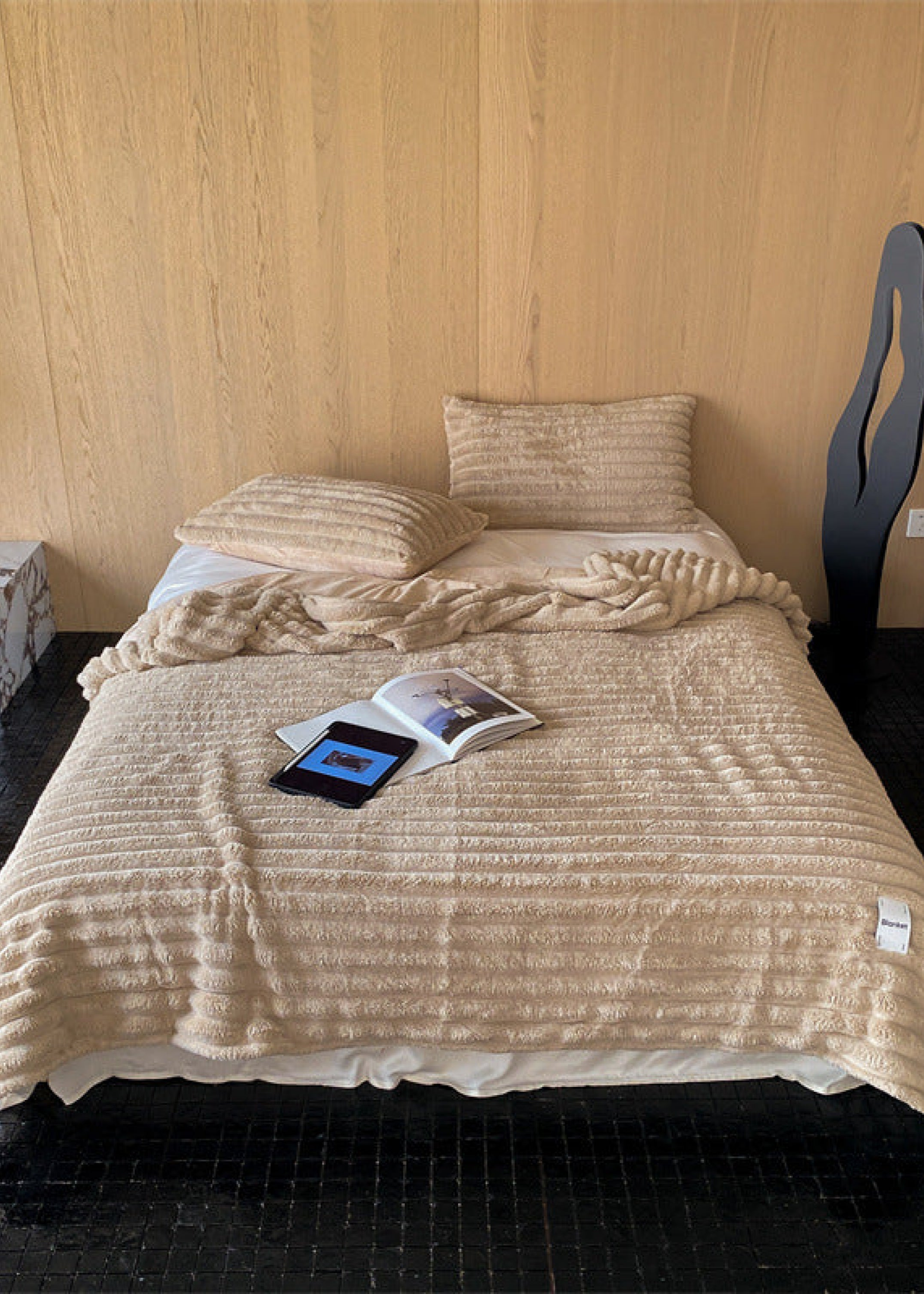 Plush Cozy Jacquard Blanket / Blue