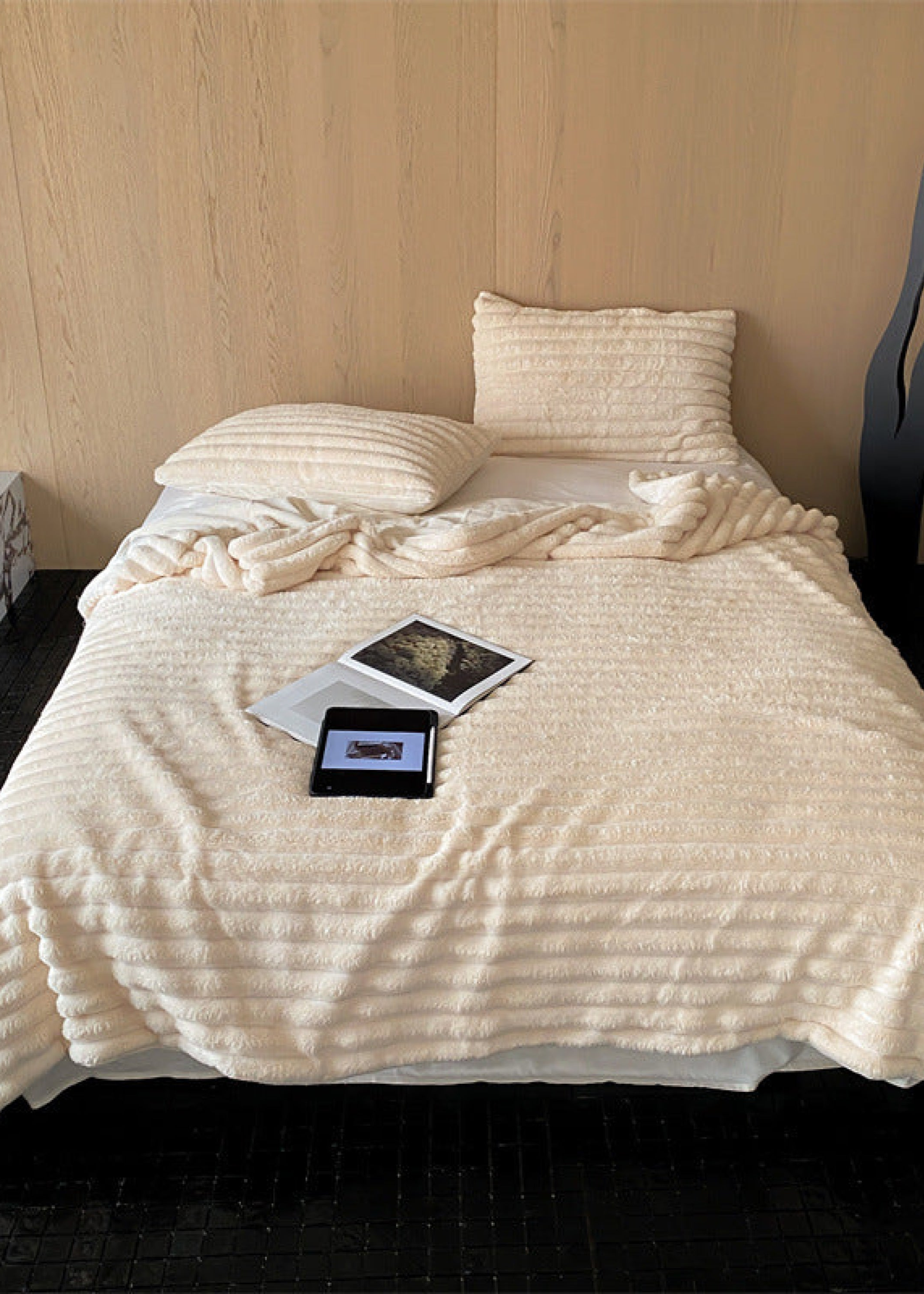 Plush Cozy Jacquard Blanket / Blue