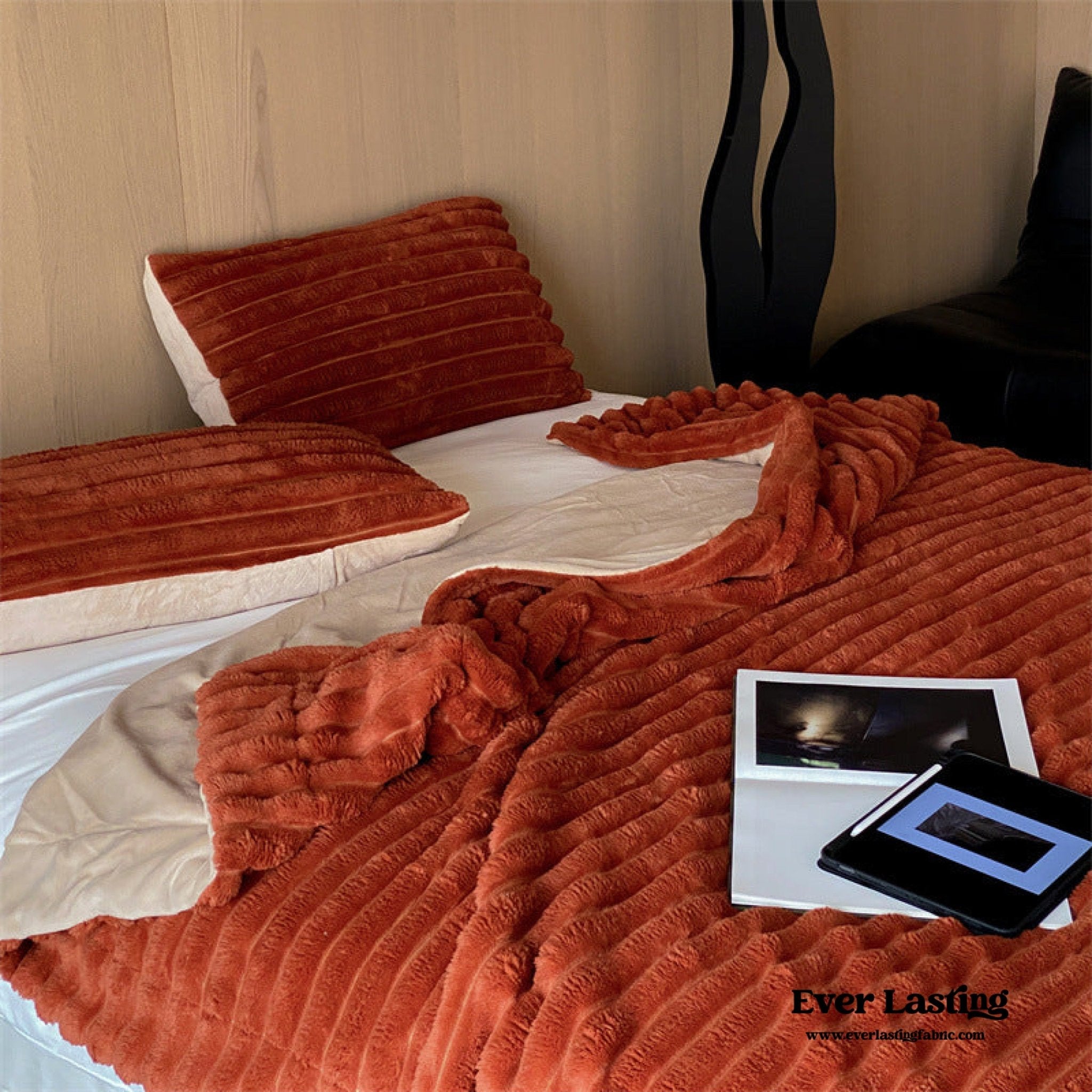 Plush Cozy Jacquard Blanket / Cream White - Ever Lasting