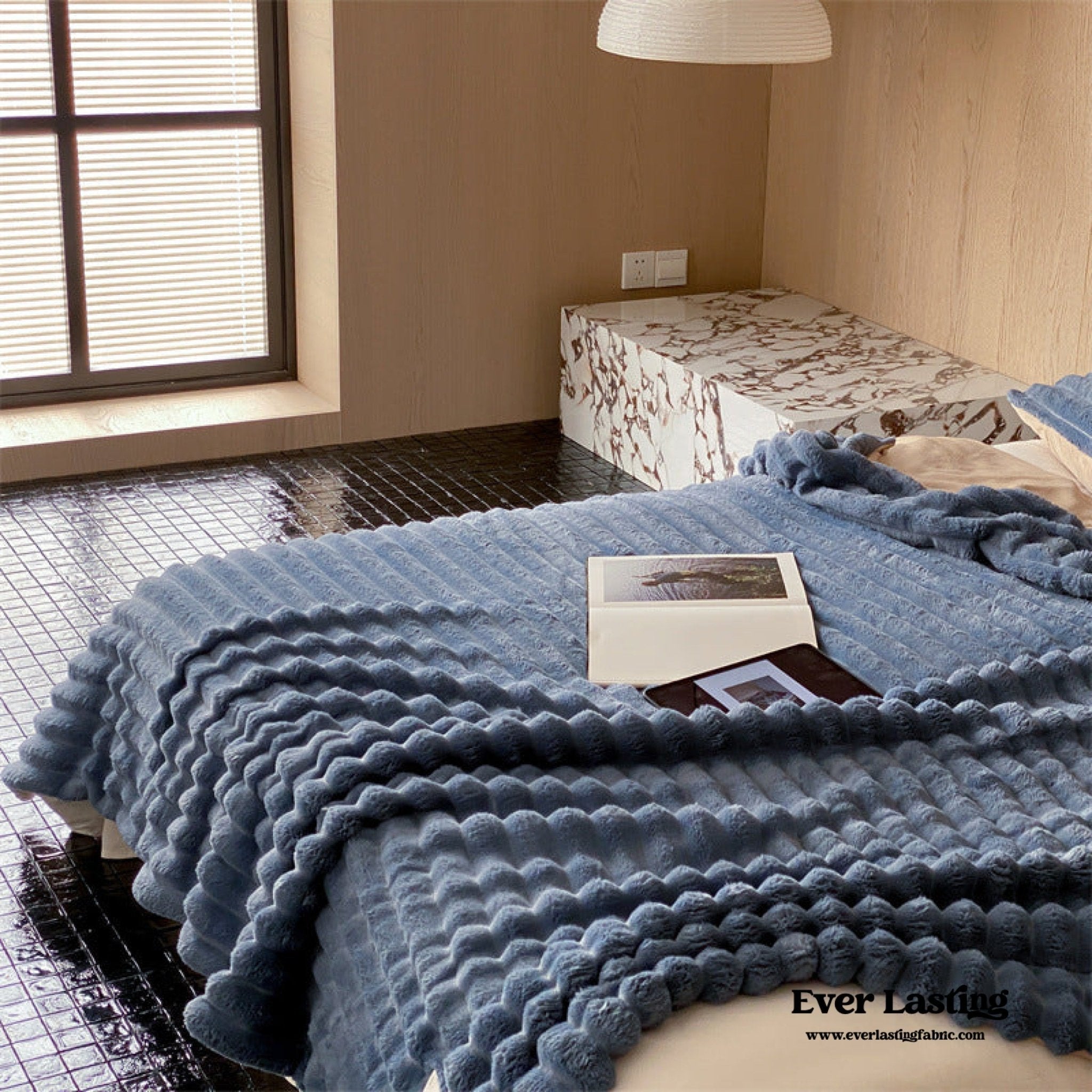 Plush Cozy Jacquard Blanket / Cream White - Ever Lasting