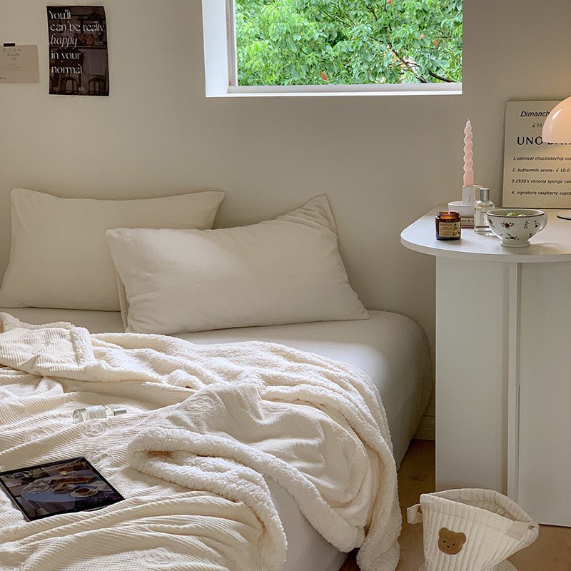 - Ever Lasting - Plush Fleece Floral Blanket / Off White - Blankets - Ever Lasting