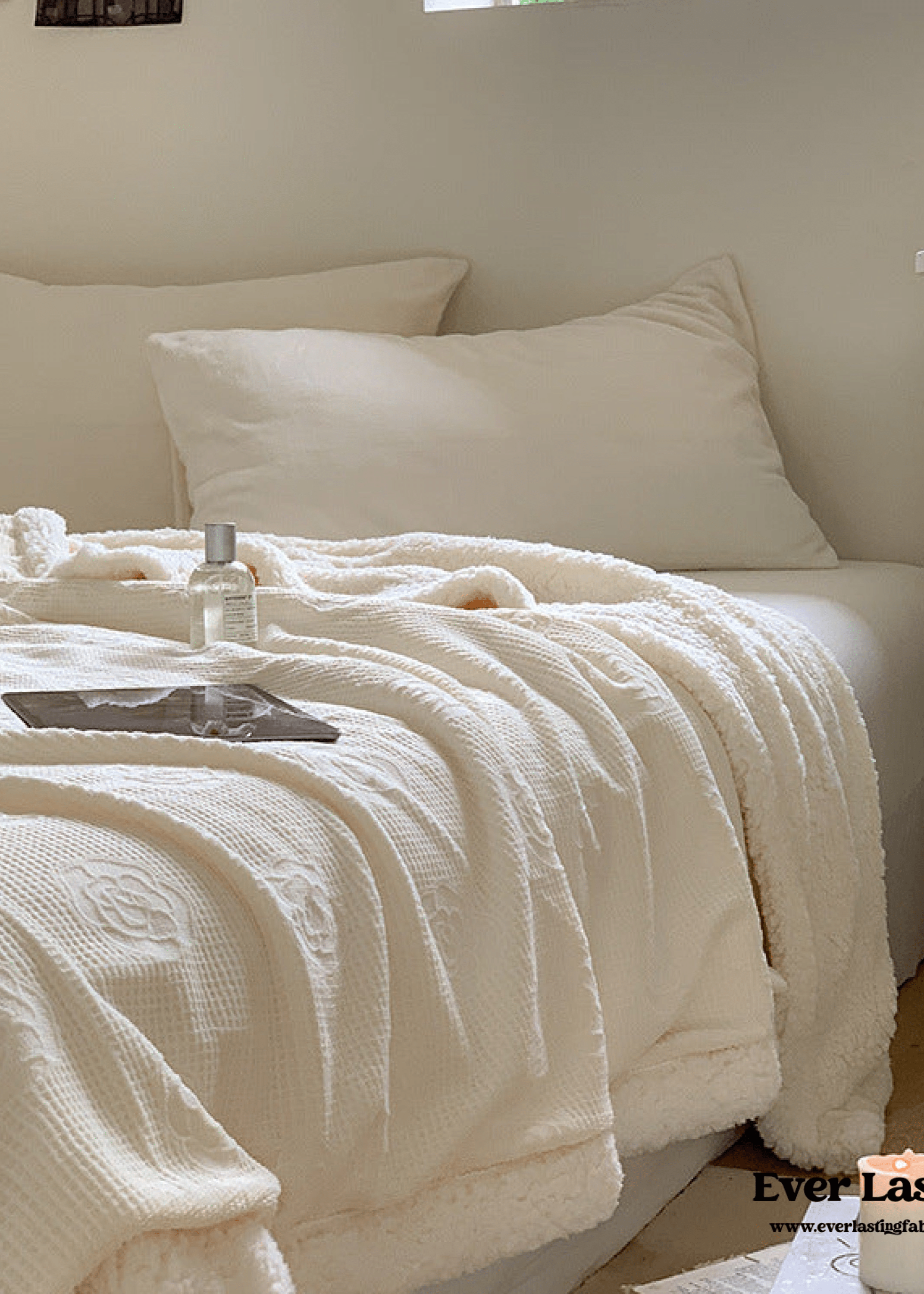 - Ever Lasting - Plush Fleece Floral Blanket / Off White - Blankets - Ever Lasting