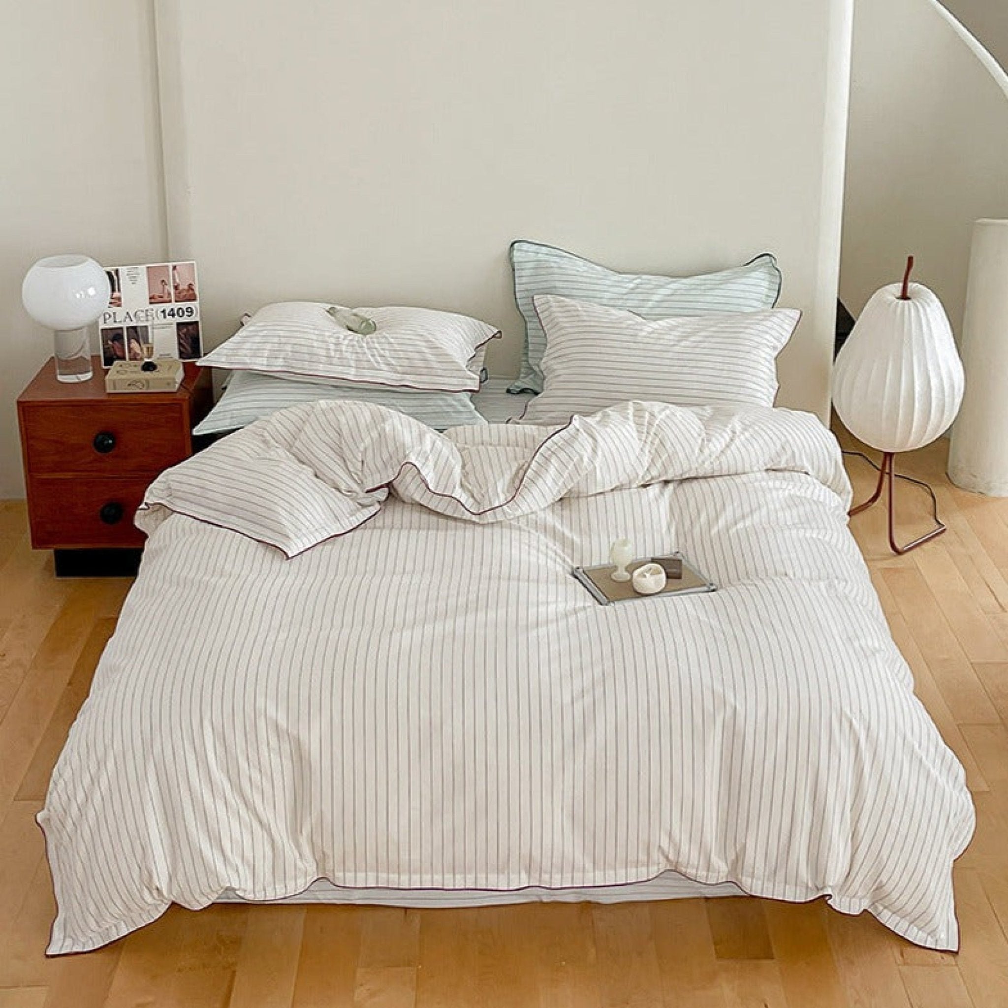 Scandinavian Overlock Striped Bedding Set / White + Red - Ever Lasting
