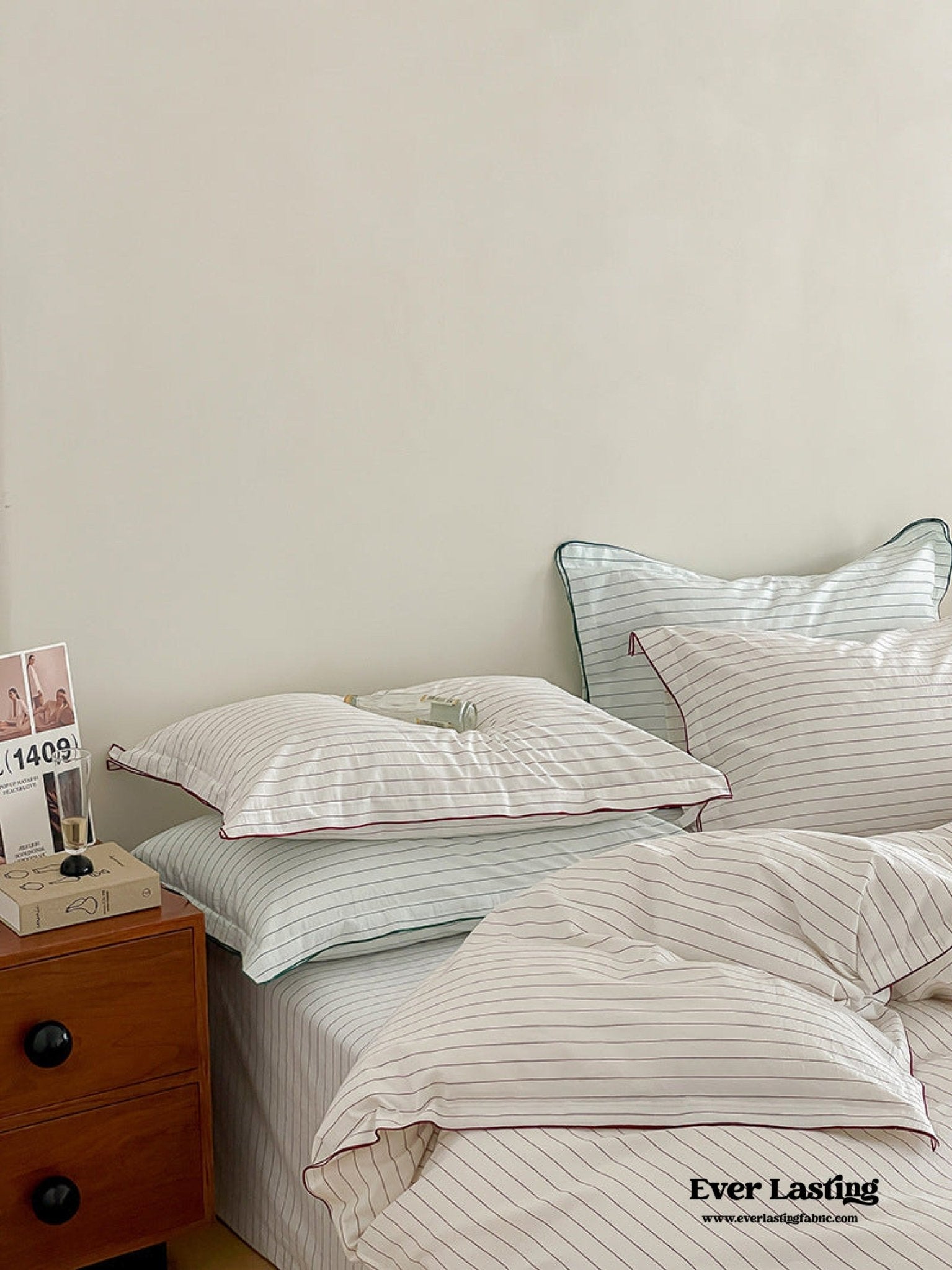 Scandinavian Overlock Striped Bedding Set / White + Red - Ever Lasting