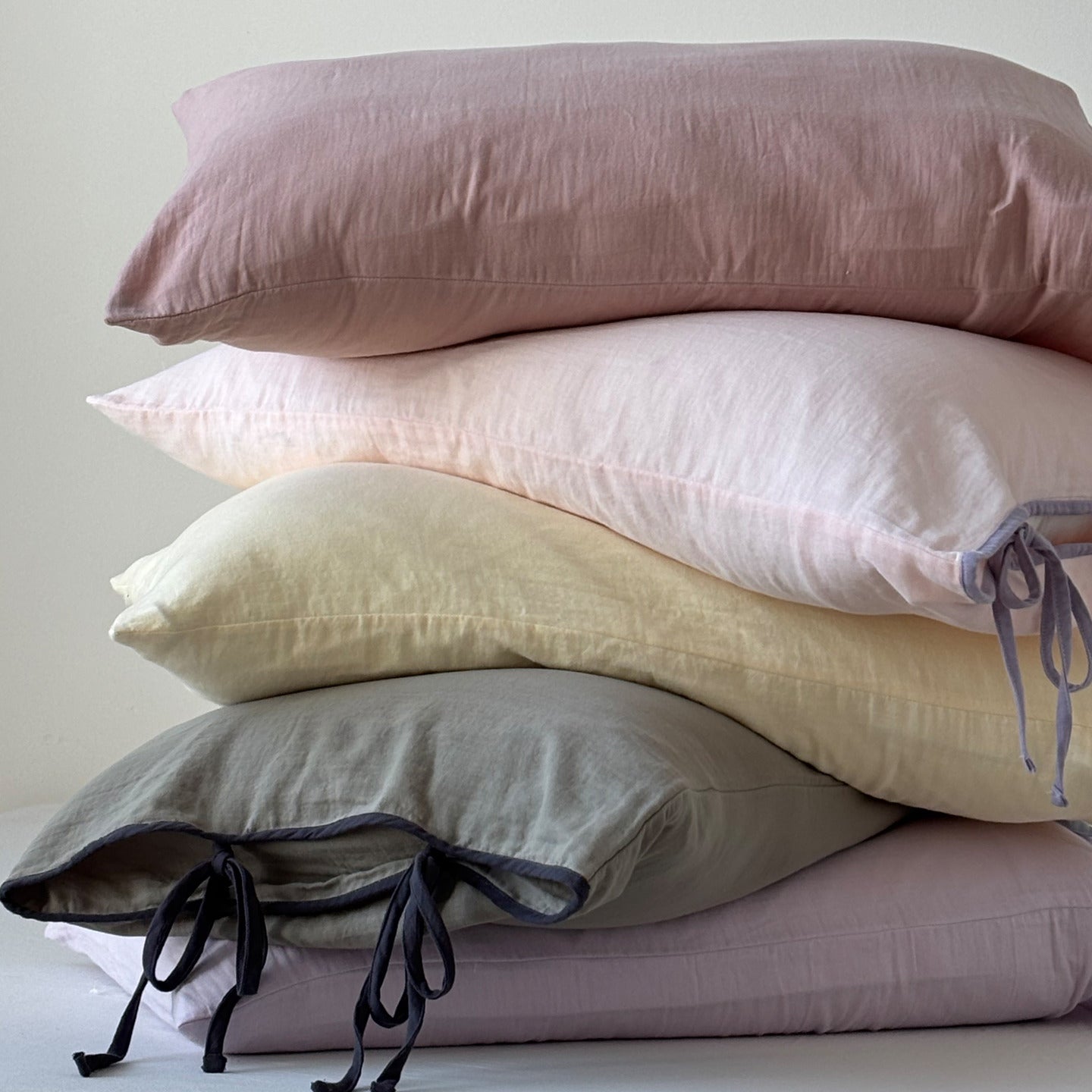 - Ever Lasting - Serena Ribbon Tied Pillowcases / Blue - Pillowcases - Ever Lasting