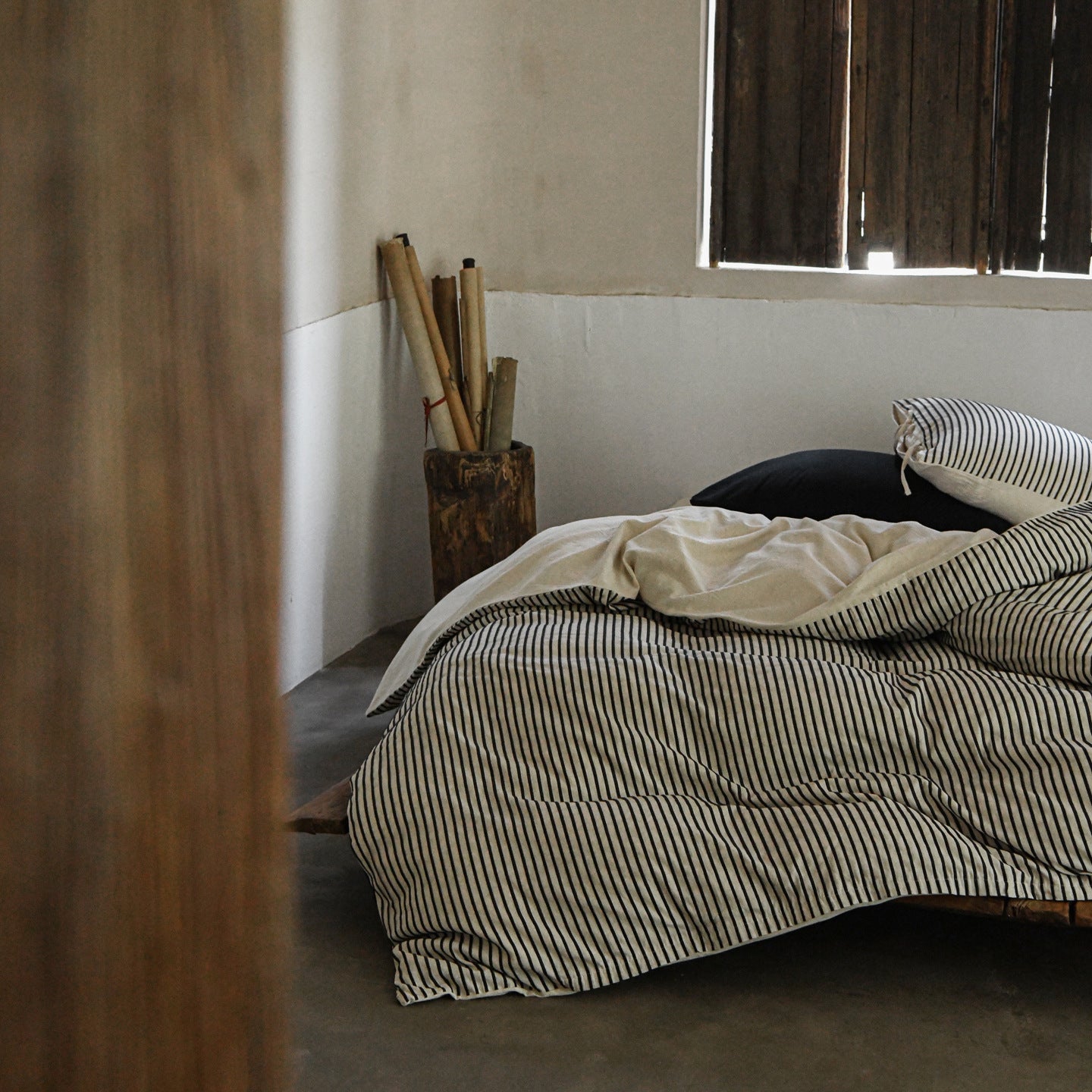 - Ever Lasting - Silas Striped Jacquard Bedding Set / White - Bedding Set - Ever Lasting