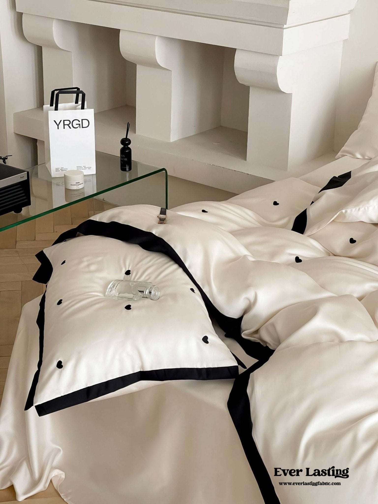 Silky Black Heart White Bedding Bundle - Ever Lasting