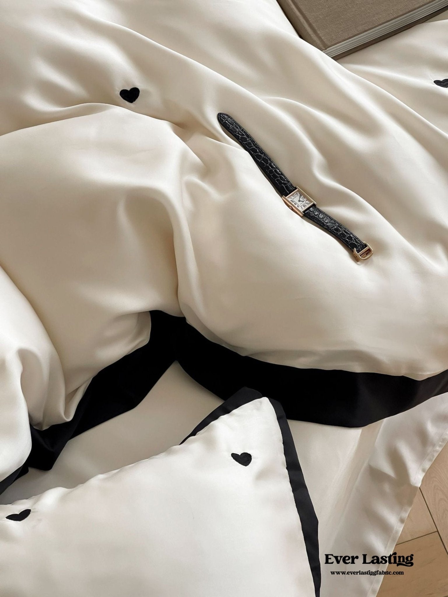 Silky Black Heart White Bedding Bundle - Ever Lasting