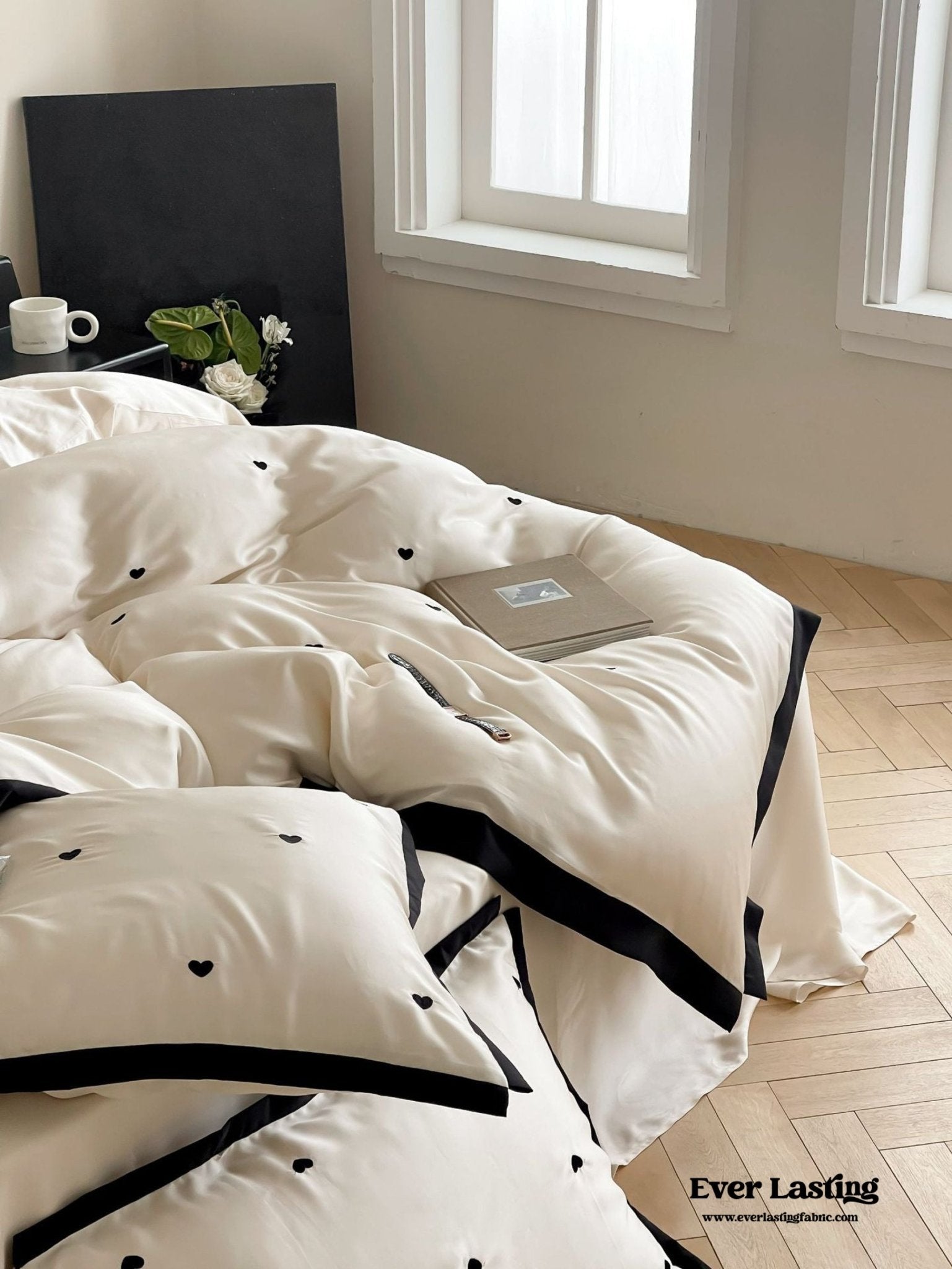 Silky Black Heart White Bedding Bundle - Ever Lasting