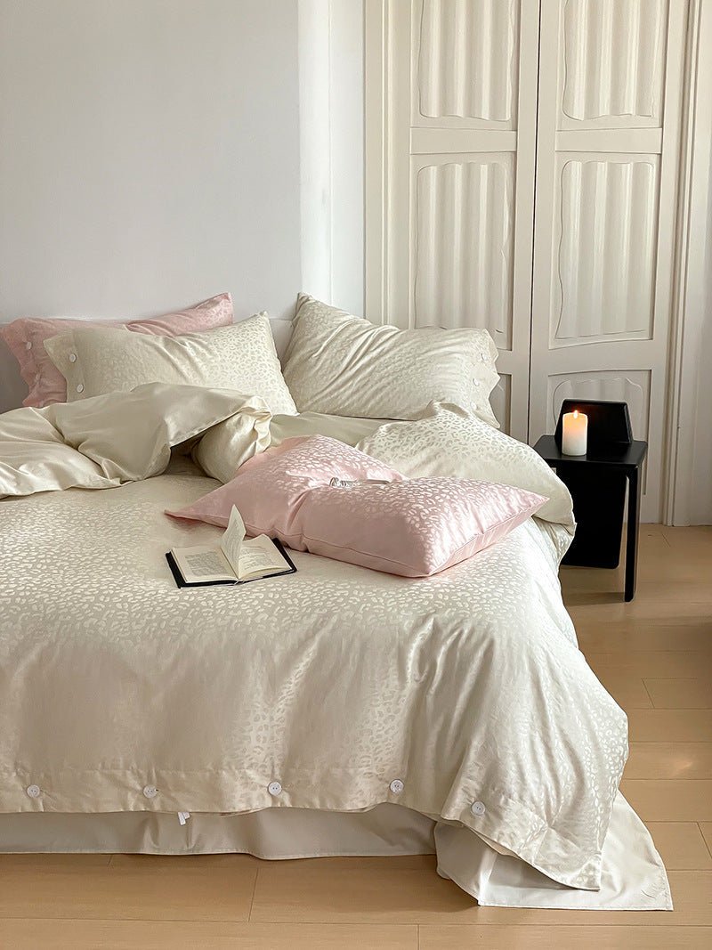 - Ever Lasting - Silky Leopard Buttoned Bedding Set / Baby Pink - Bedding Set - Ever Lasting