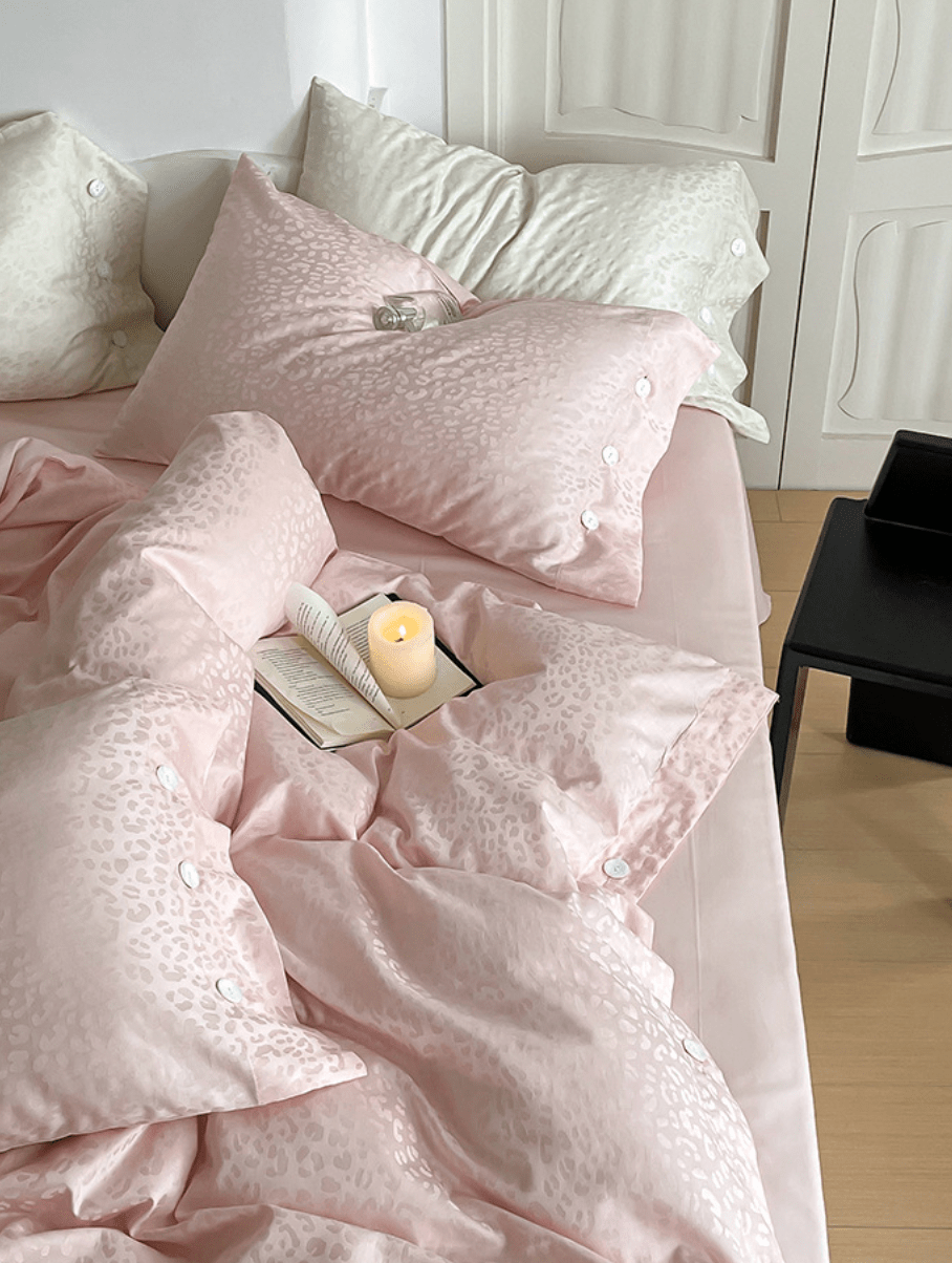 - Ever Lasting - Silky Leopard Buttoned Bedding Set / Baby Pink - Bedding Set - Ever Lasting