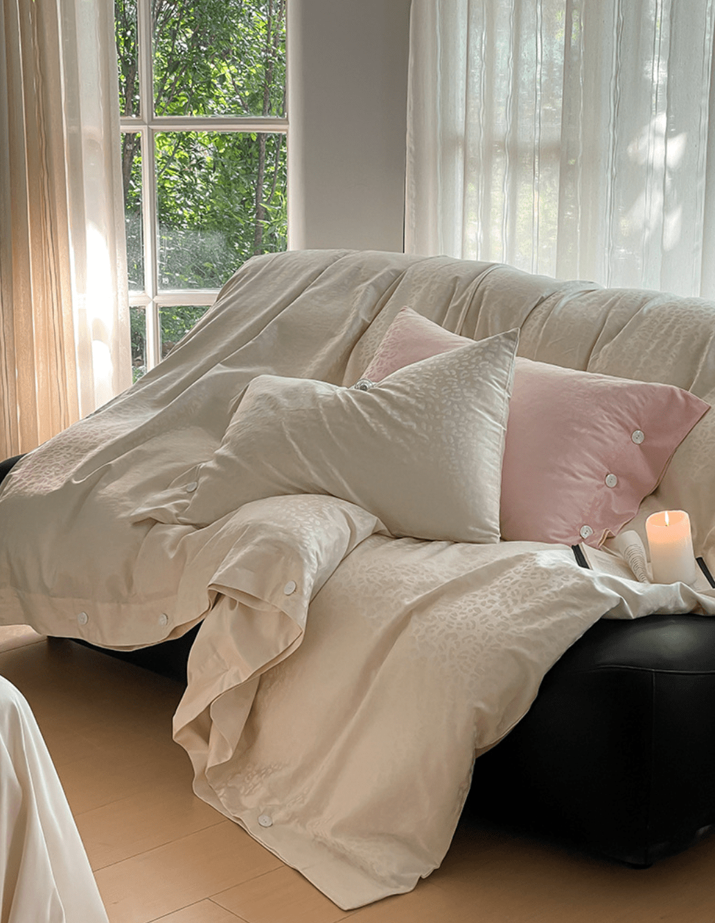- Ever Lasting - Silky Leopard Buttoned Bedding Set / Baby Pink - Bedding Set - Ever Lasting