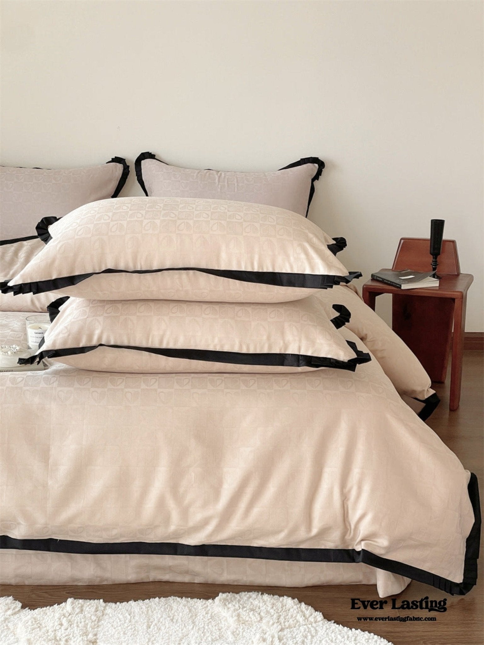 Silky Luxury Heart Textured Bedding Set / Cream - Ever Lasting