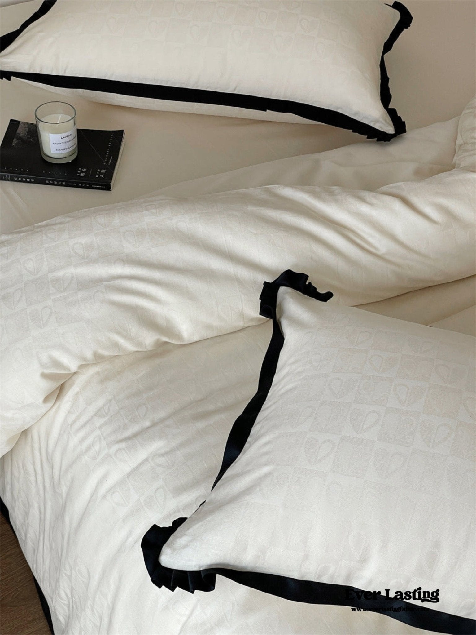 Silky Luxury Heart Textured Bedding Set / Cream - Ever Lasting