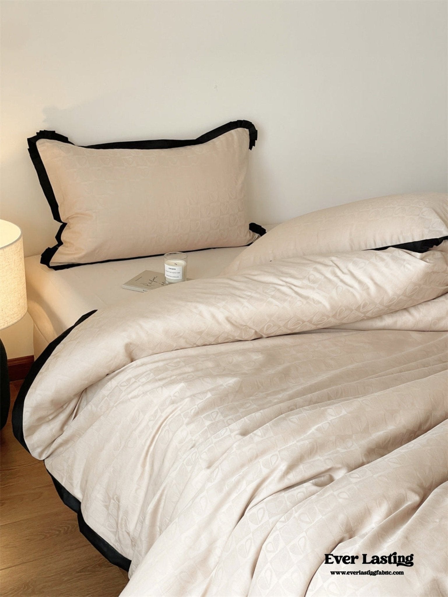 Silky Luxury Heart Textured Bedding Set / Cream - Ever Lasting