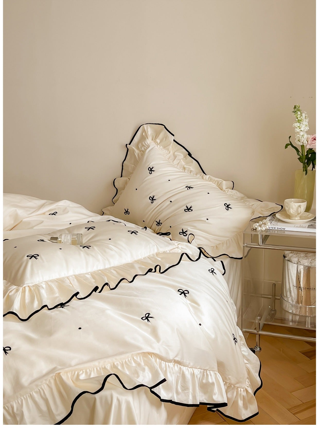 - Ever Lasting - Silky Ribbon Ruffle Bedding Set / Cream White - Bedding Set - Ever Lasting