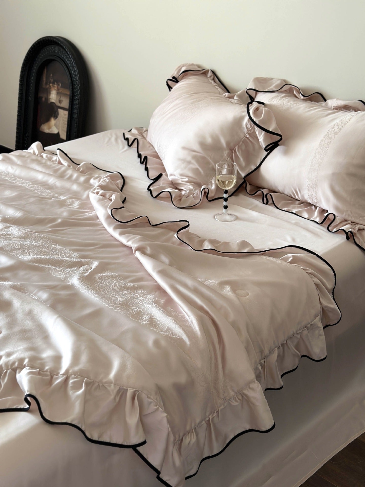 - Ever Lasting - Silky Ruffle Blanket Comforter Set / Rust Pink - Bedding Set - Ever Lasting