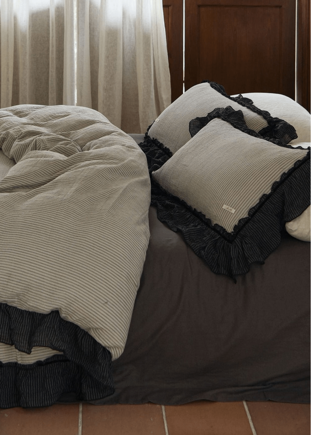 - Ever Lasting - Stripe Ruffle Lace Bedding Bundle - Bedding Set - Ever Lasting