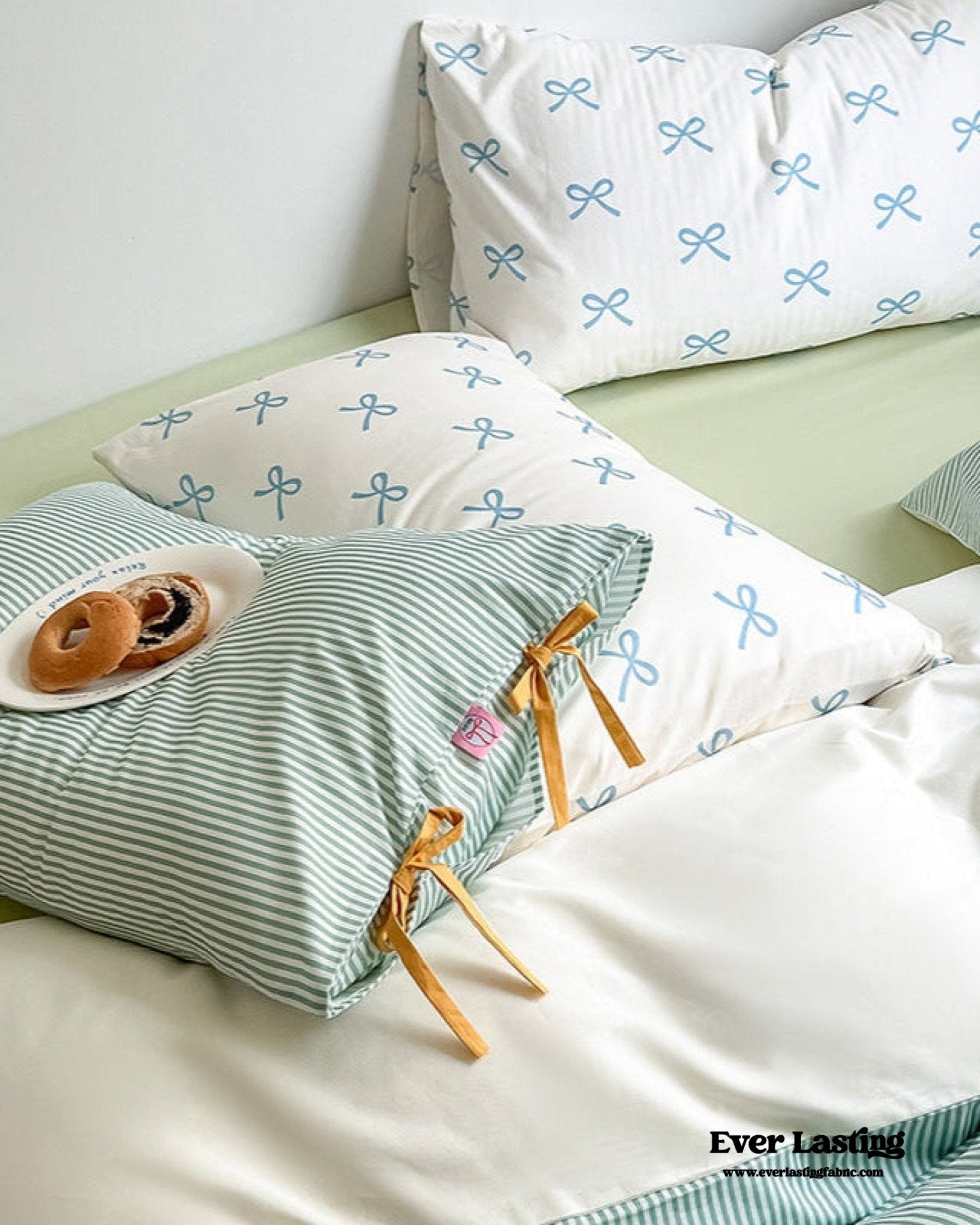 Sweet Bow Striped Bedding Set / Pink - Ever Lasting