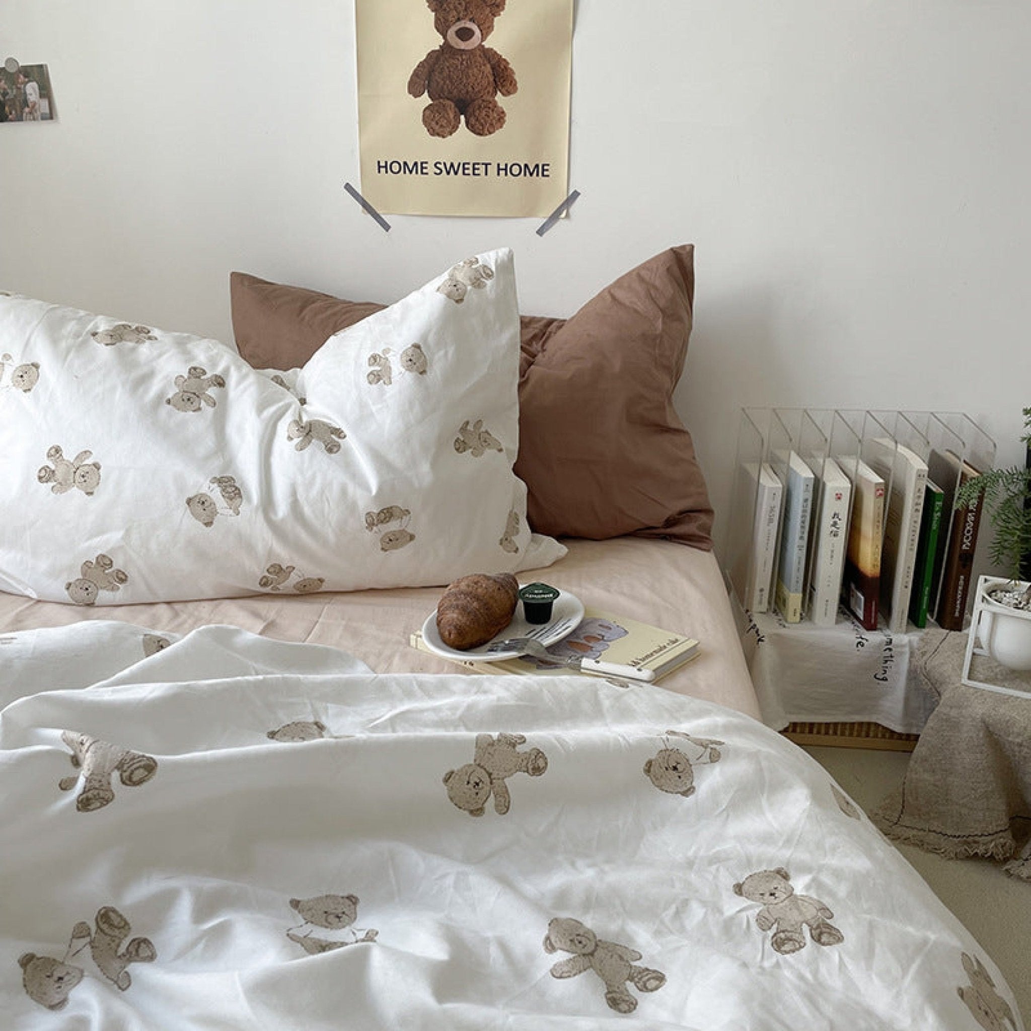 Teddy Duvet Cover / White + Beige - Ever Lasting