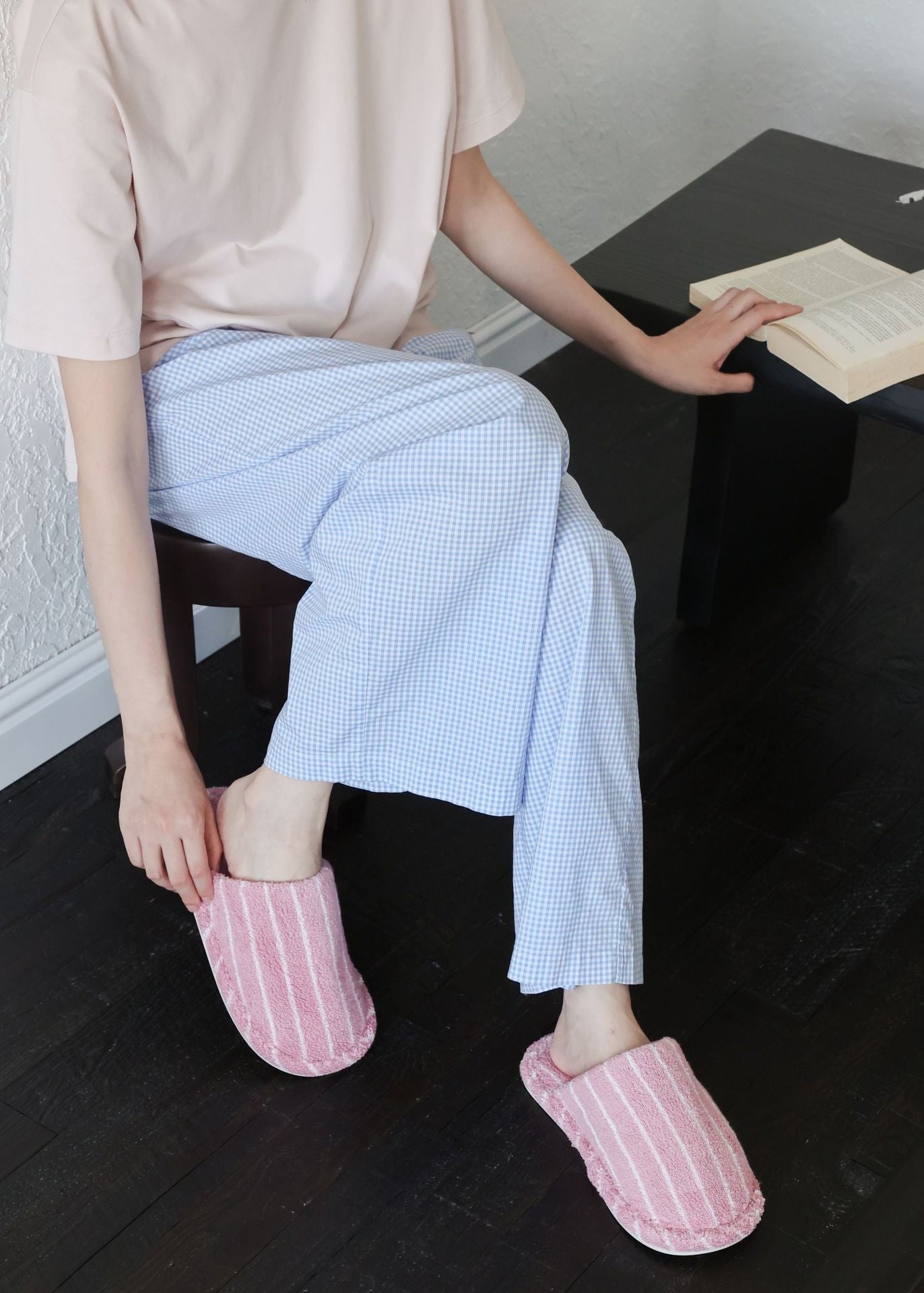 - Ever Lasting - Thin Striped House Slippers / White+Black - Slipper - Ever Lasting