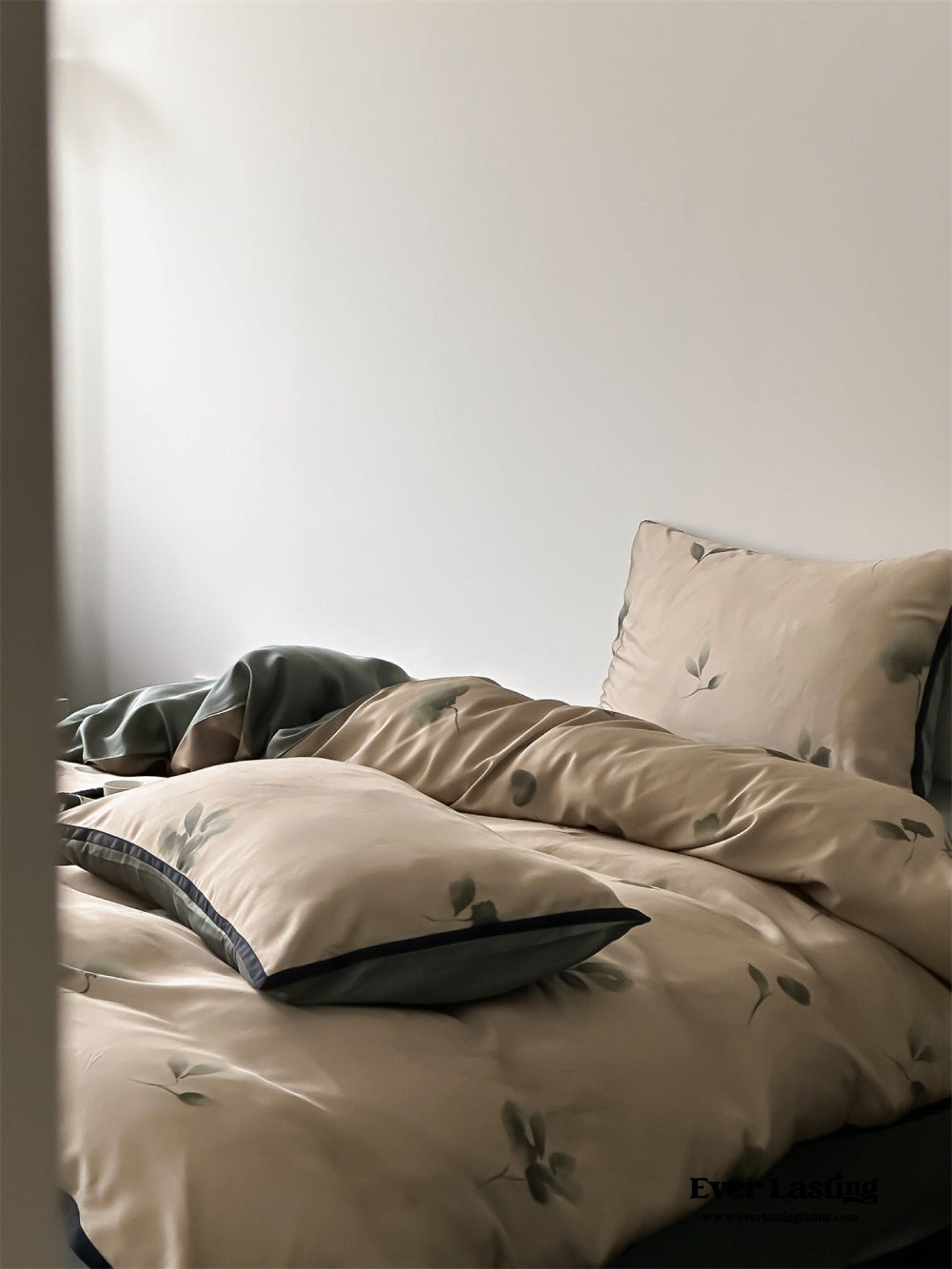 Twilight Zone Silky Tencel Bedding Set / White + Gray - Ever Lasting