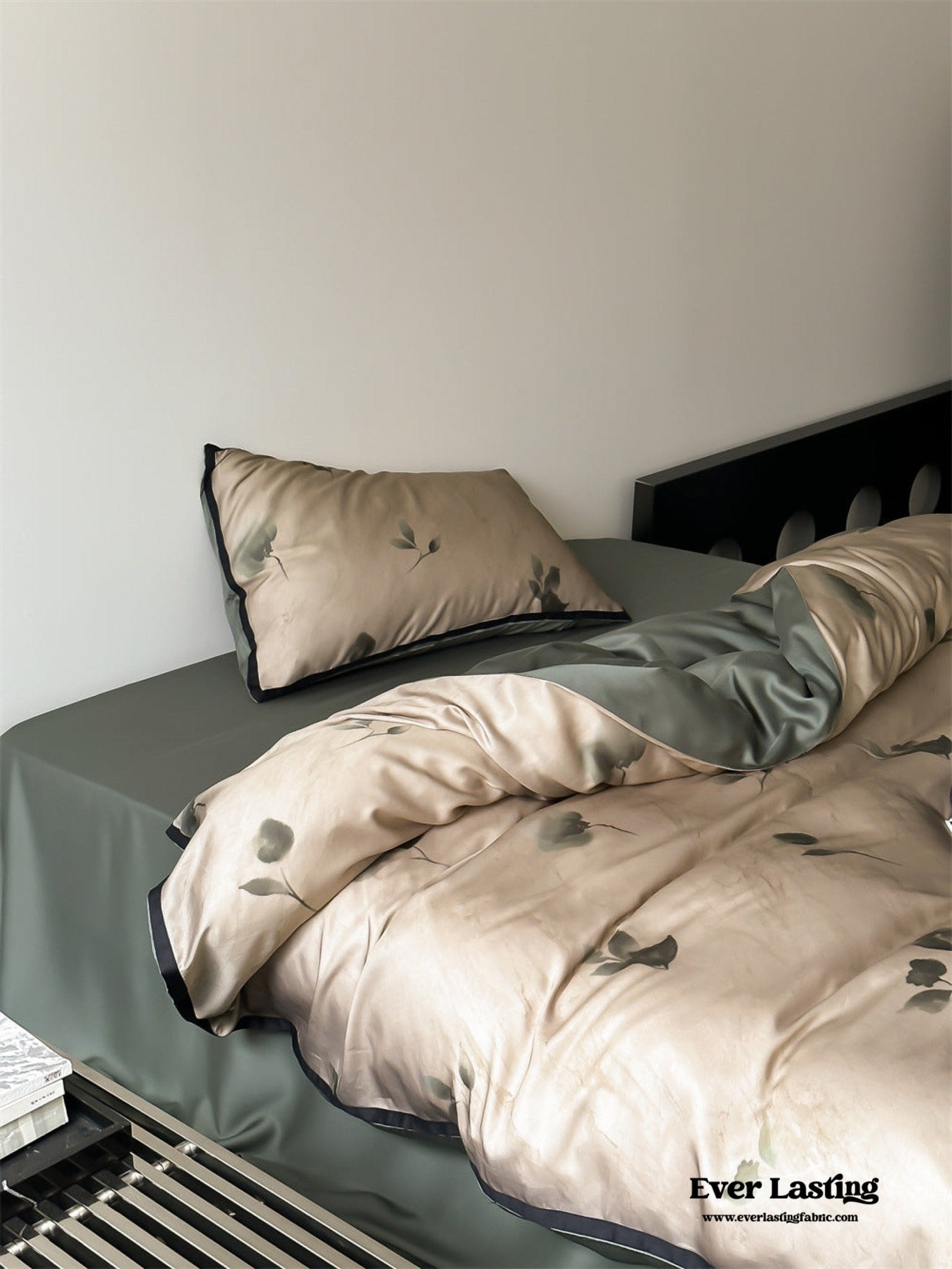 Twilight Zone Silky Tencel Bedding Set / White + Gray - Ever Lasting