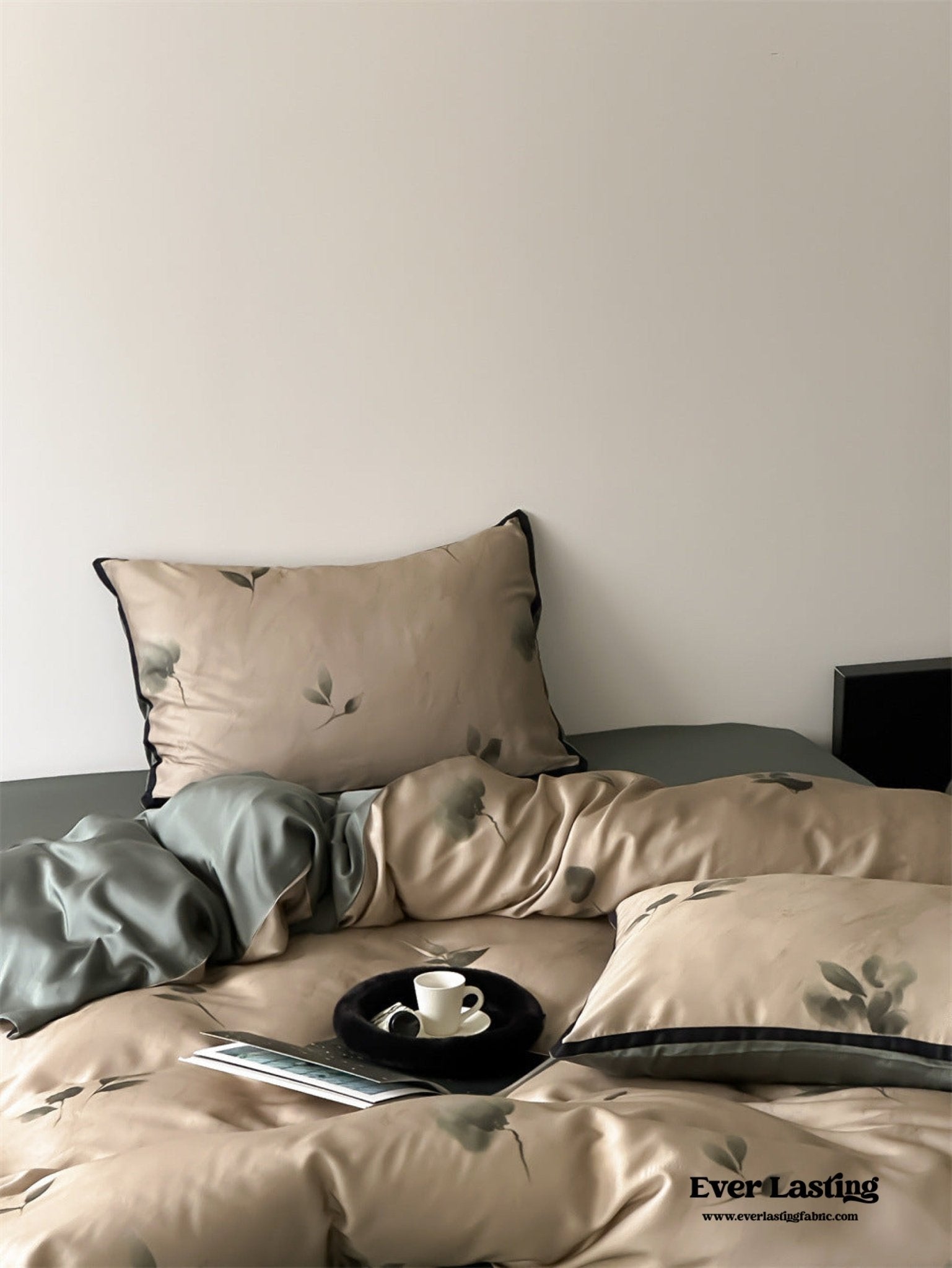 Twilight Zone Silky Tencel Bedding Set / White + Gray - Ever Lasting