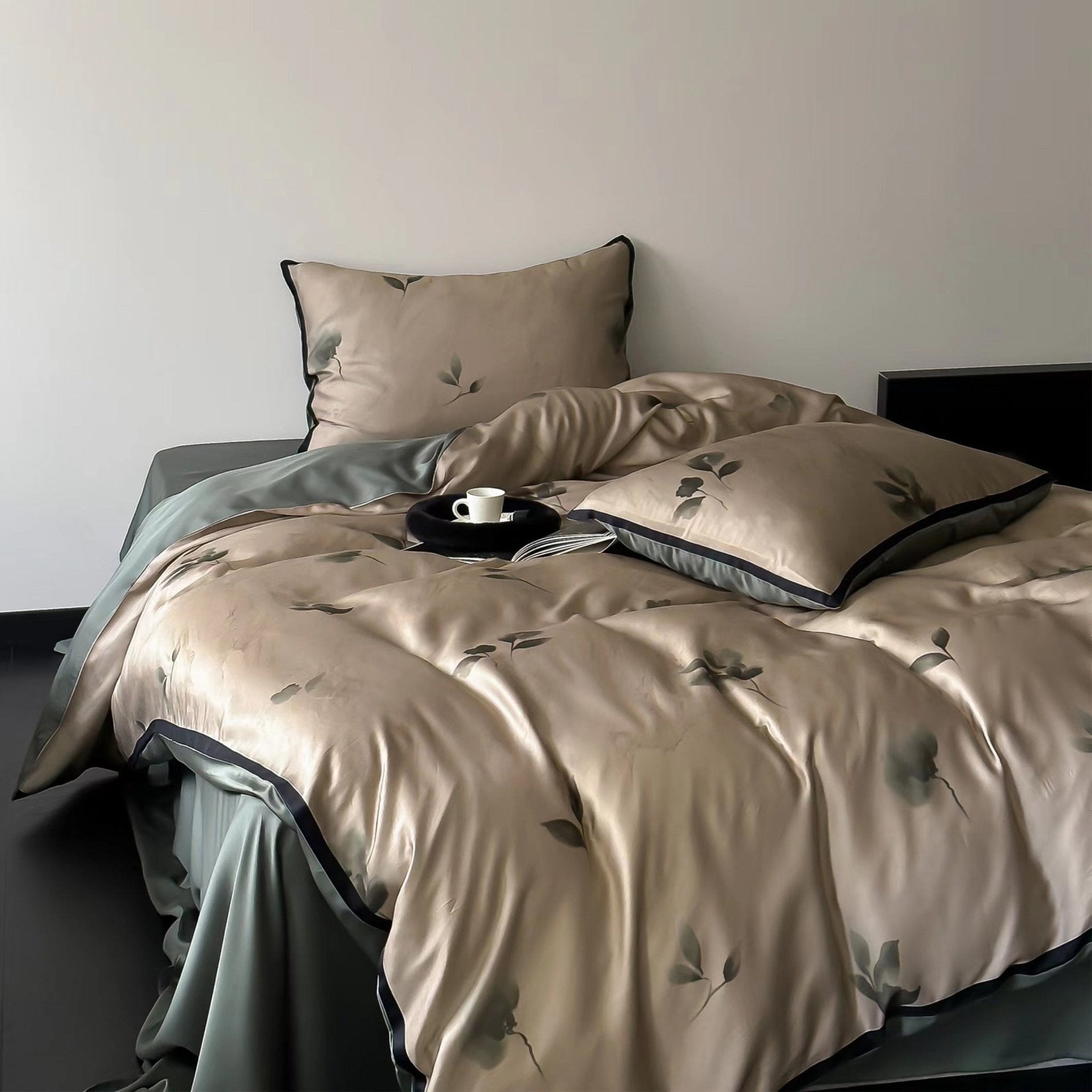 Twilight Zone Silky Tencel Bedding Set / White + Gray - Ever Lasting