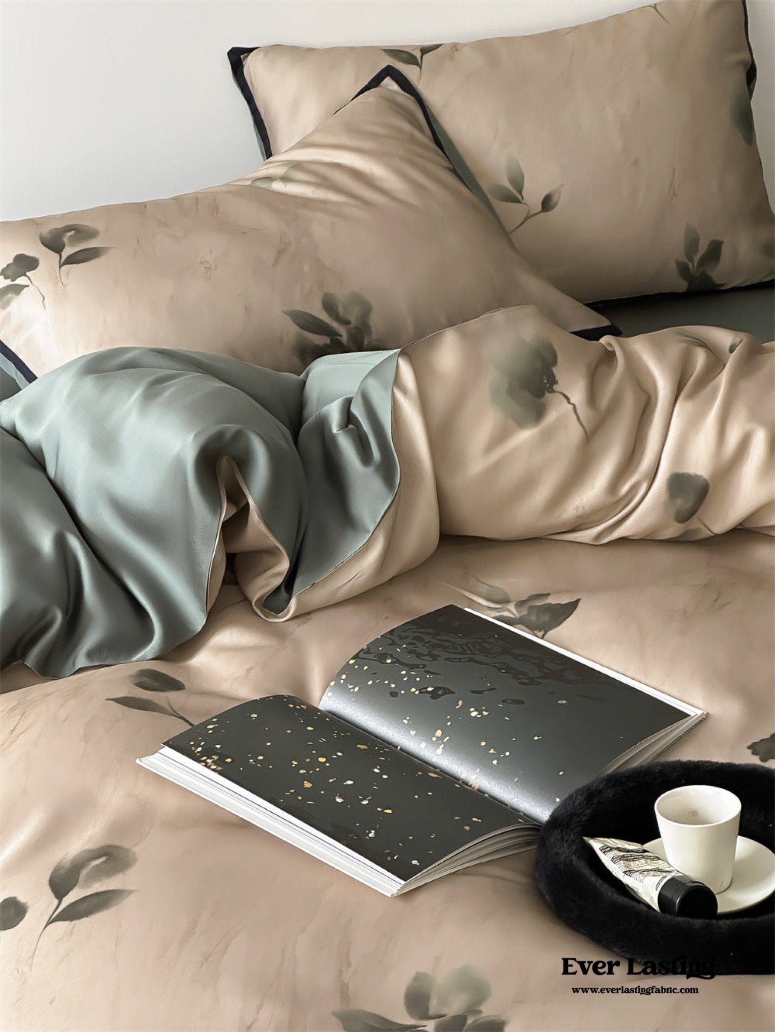 Twilight Zone Silky Tencel Bedding Set / White + Gray - Ever Lasting