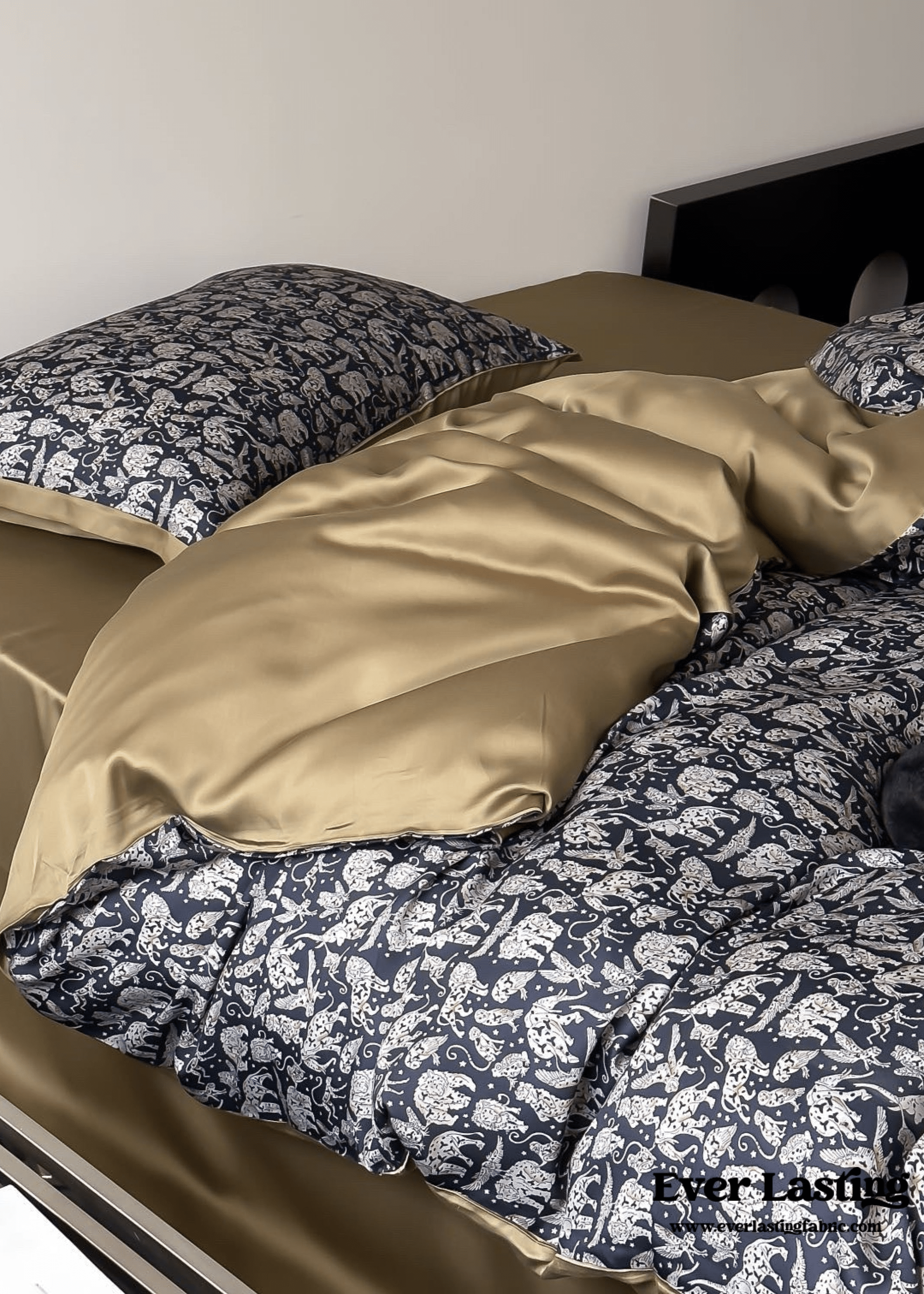 - Ever Lasting - Twilight Zone Silky Tencel Bedding Set / White + Gray - Bedding Set - Ever Lasting