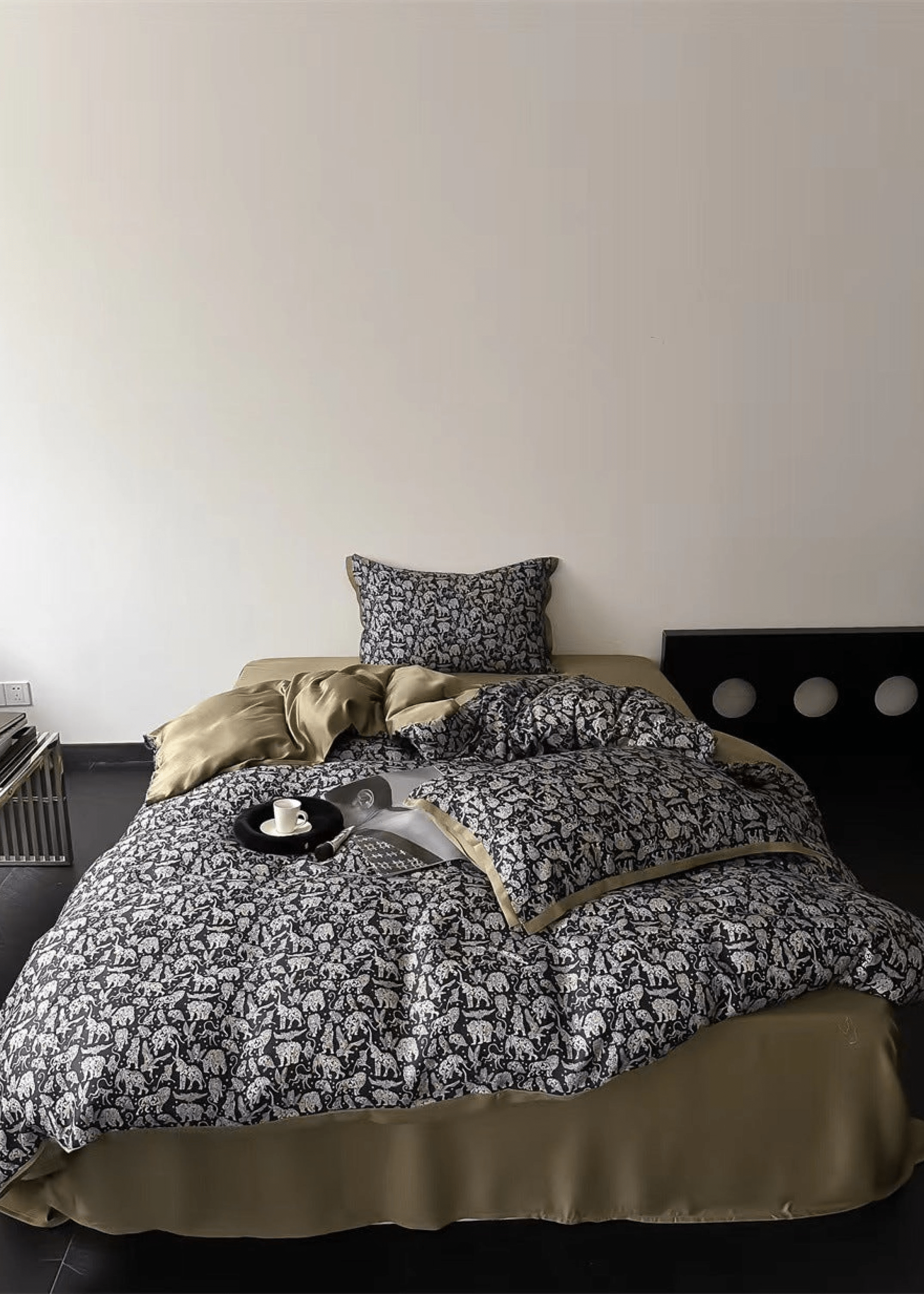 - Ever Lasting - Twilight Zone Silky Tencel Bedding Set / White + Gray - Bedding Set - Ever Lasting