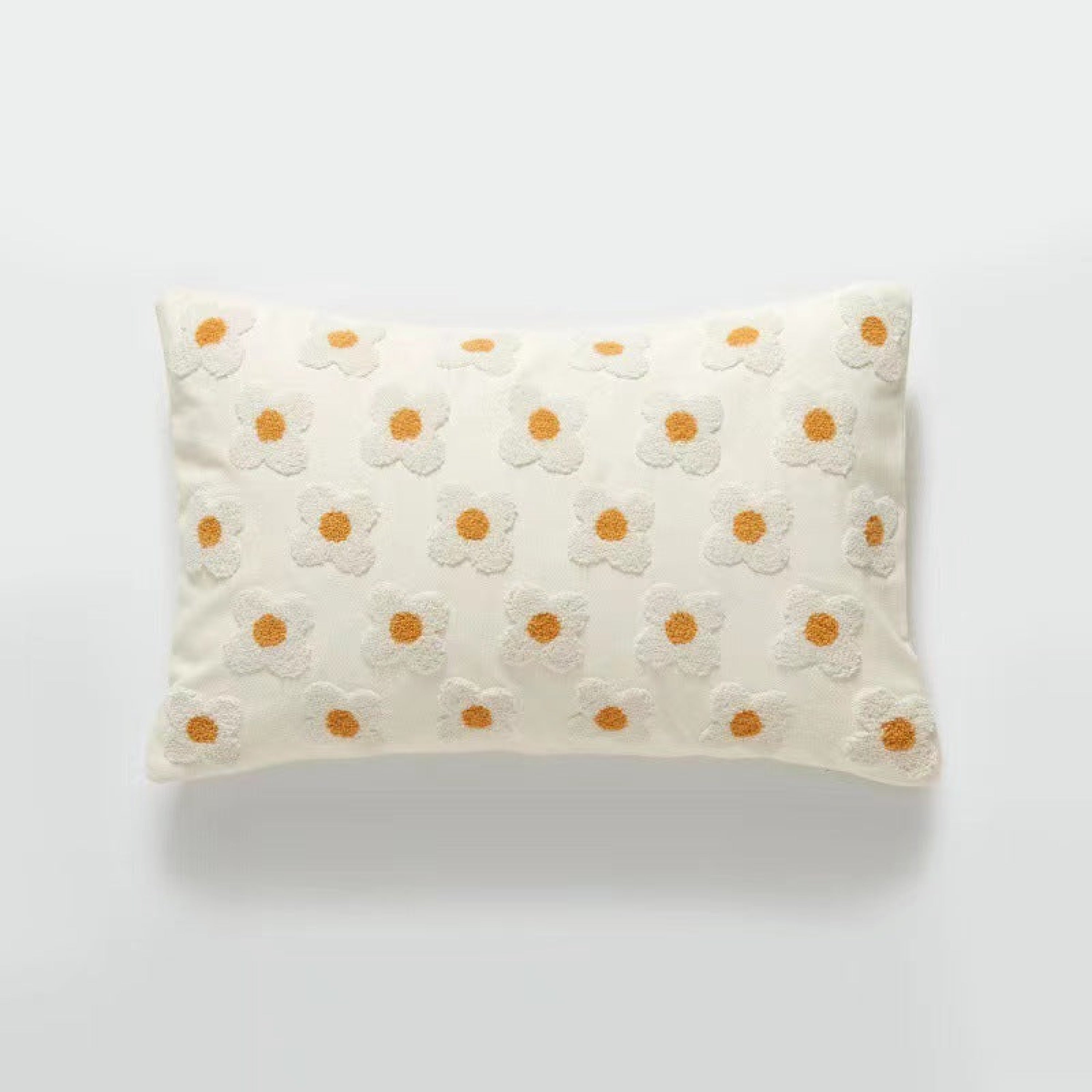 http://everlastingfabric.com/cdn/shop/files/velvet-daisy-rectangular-square-pillow-cushion-yellow-white-pillowcase-bedding-set-337.jpg?v=1696546707