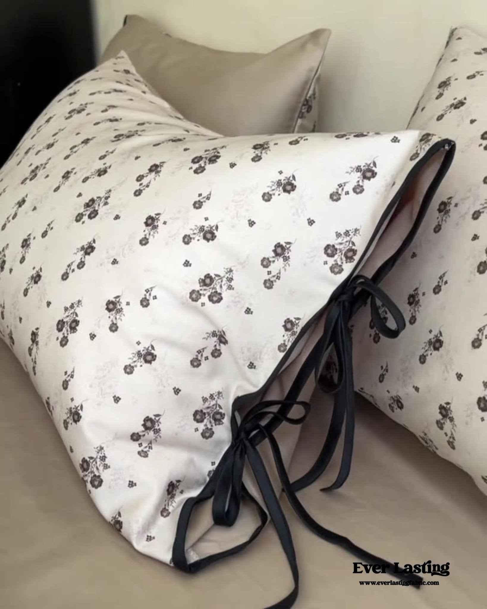 Violetta Silky Cottage Floral Bedding Set - Ever Lasting