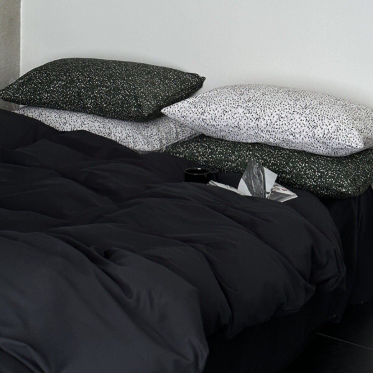 Wesley Retro Modern Bedding Set / Cream - Ever Lasting