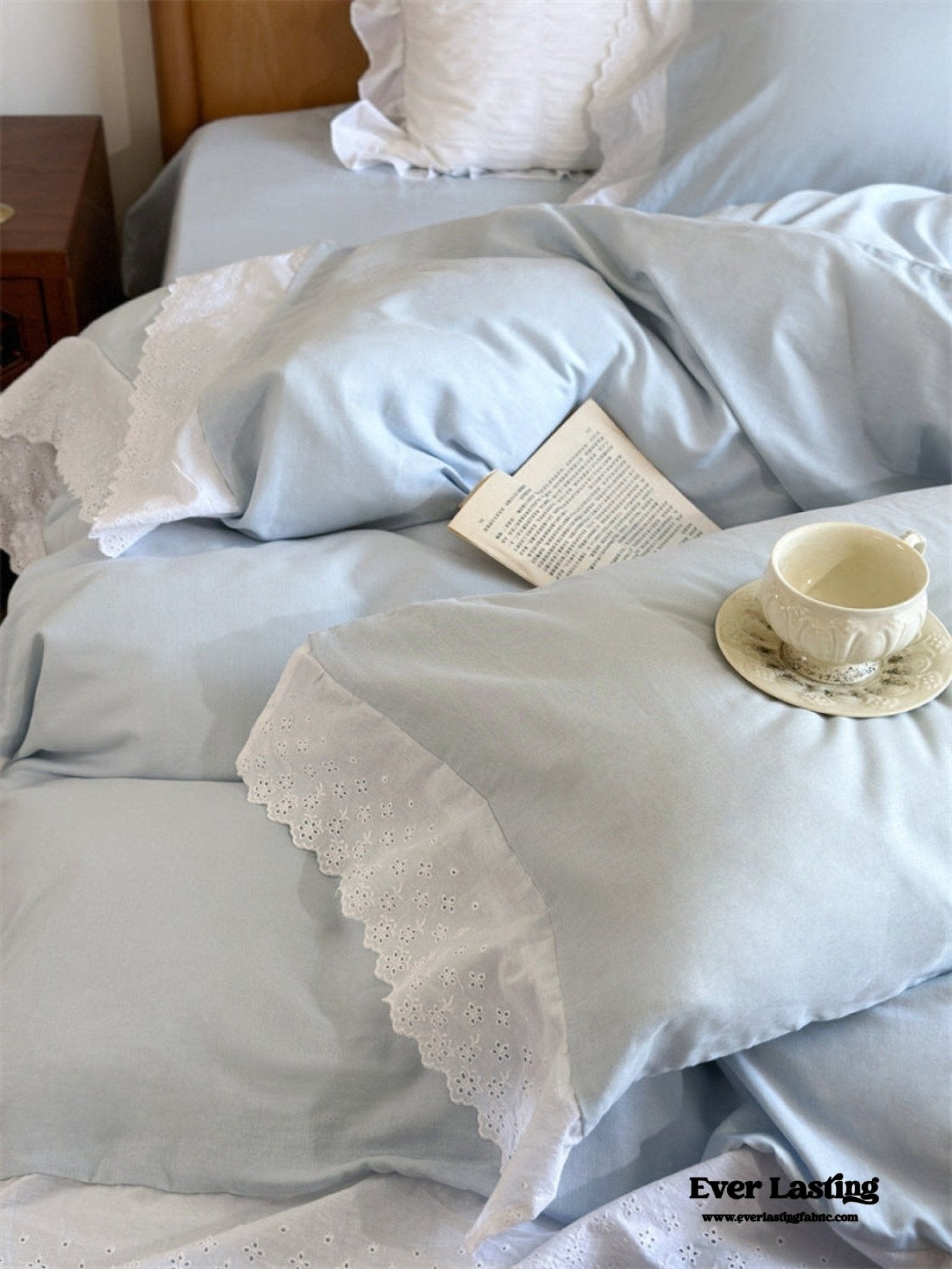 White Ruffle Lace Bedding Set / Purple - Ever Lasting