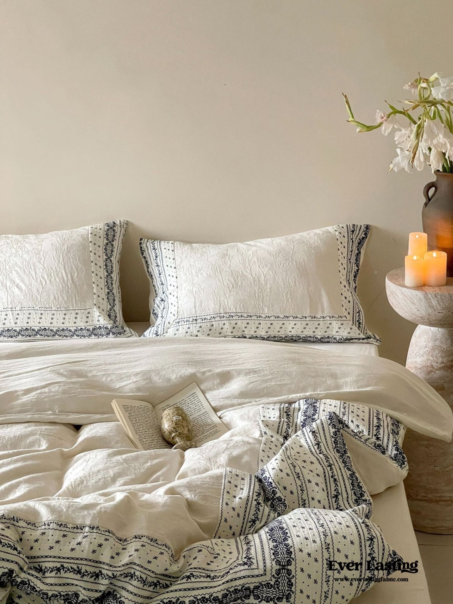 William Castle Luxury Jacquard Bedding Bundle - Ever Lasting