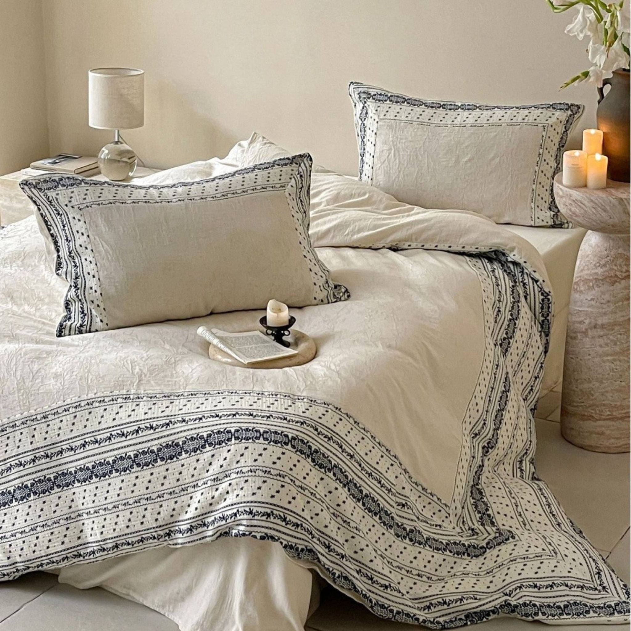 William Castle Luxury Jacquard Bedding Set - Ever Lasting