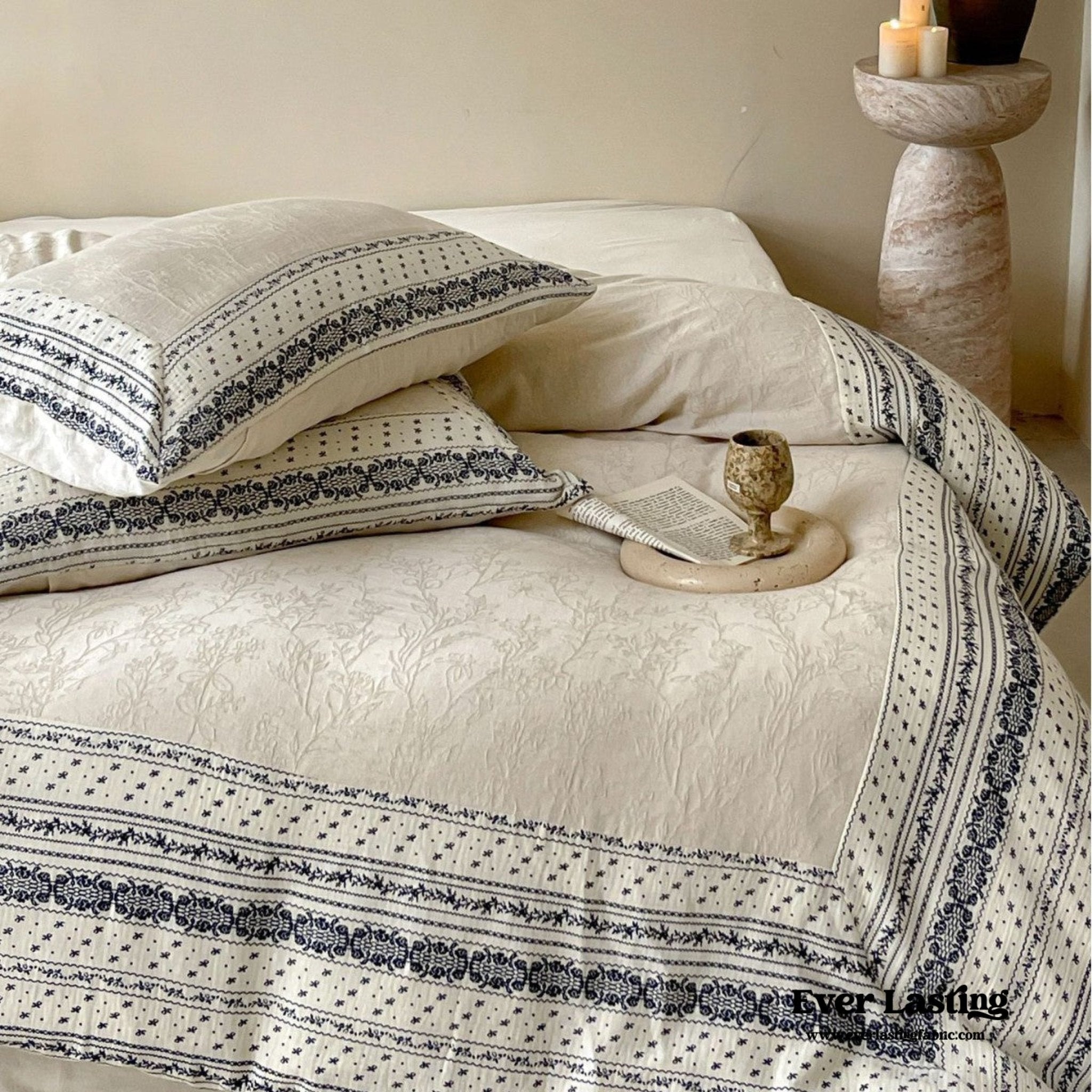 William Castle Luxury Jacquard Bedding Set - Ever Lasting