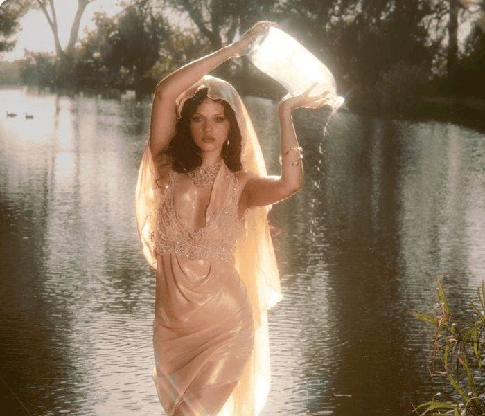 Aquarius Energy in Your Bedroom: How to Create a Space That Inspires Innovation - Ever Lasting