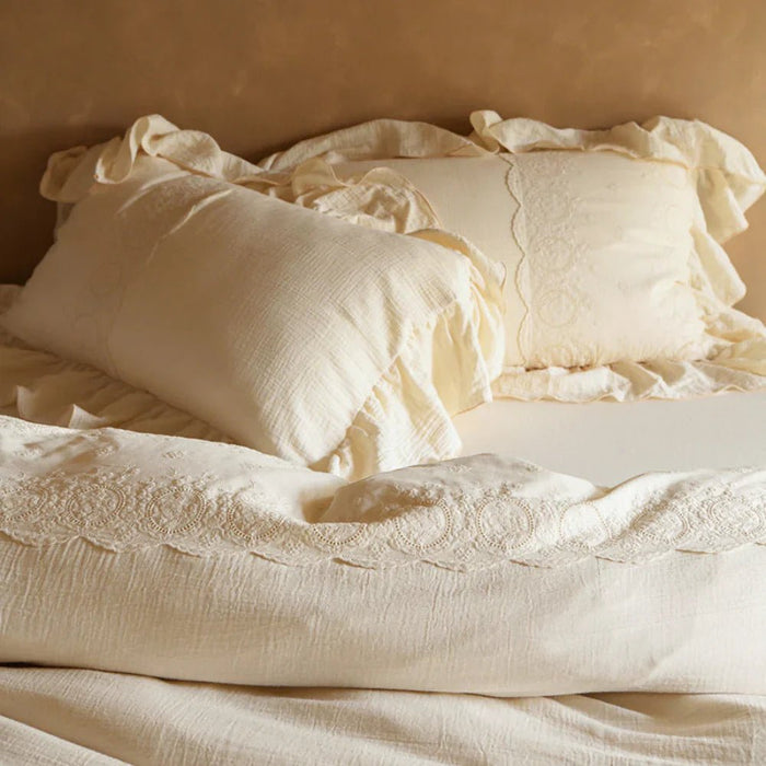 Cool Girl Bedding: The Summer Must-Have for Hot Sleepers - Ever Lasting