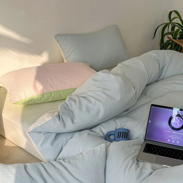 Cooling vs. Cozy Bedding: Which Do You Need This Winter? - Ever Lasting