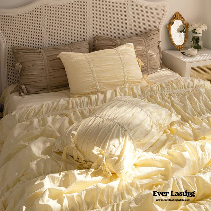 Coquette Ruffle Bedding Set with Ties / Yellow