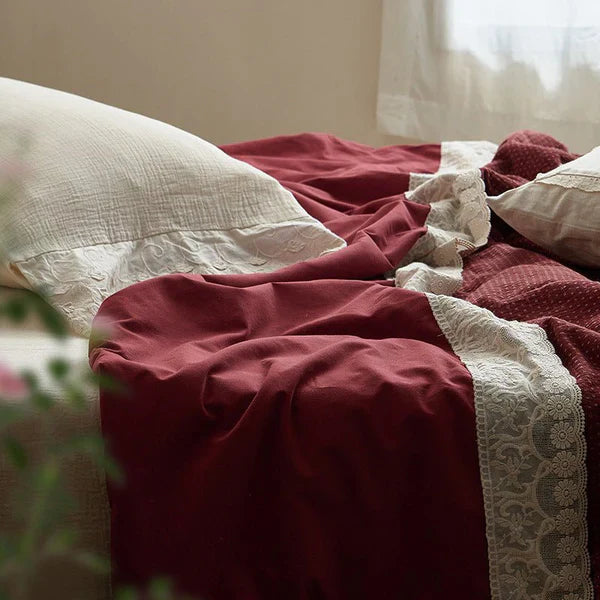 COTTON QUILT WITH LACE TRIM – SOFT TEXTURED BED BLANKET FOR ALL SEASONS / RED & BROWN
