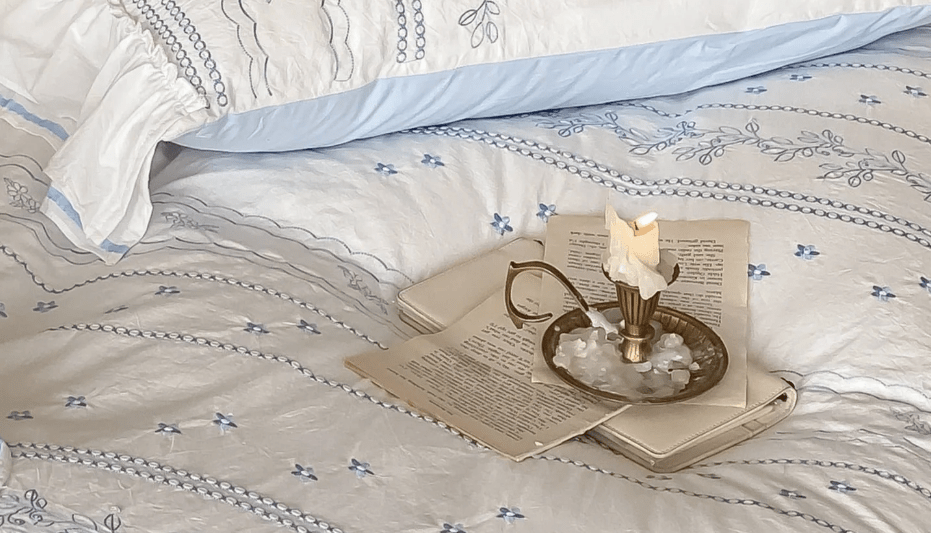 Cozy Corners: Create a Reading Nook Perfect for Fall Evenings - Ever Lasting