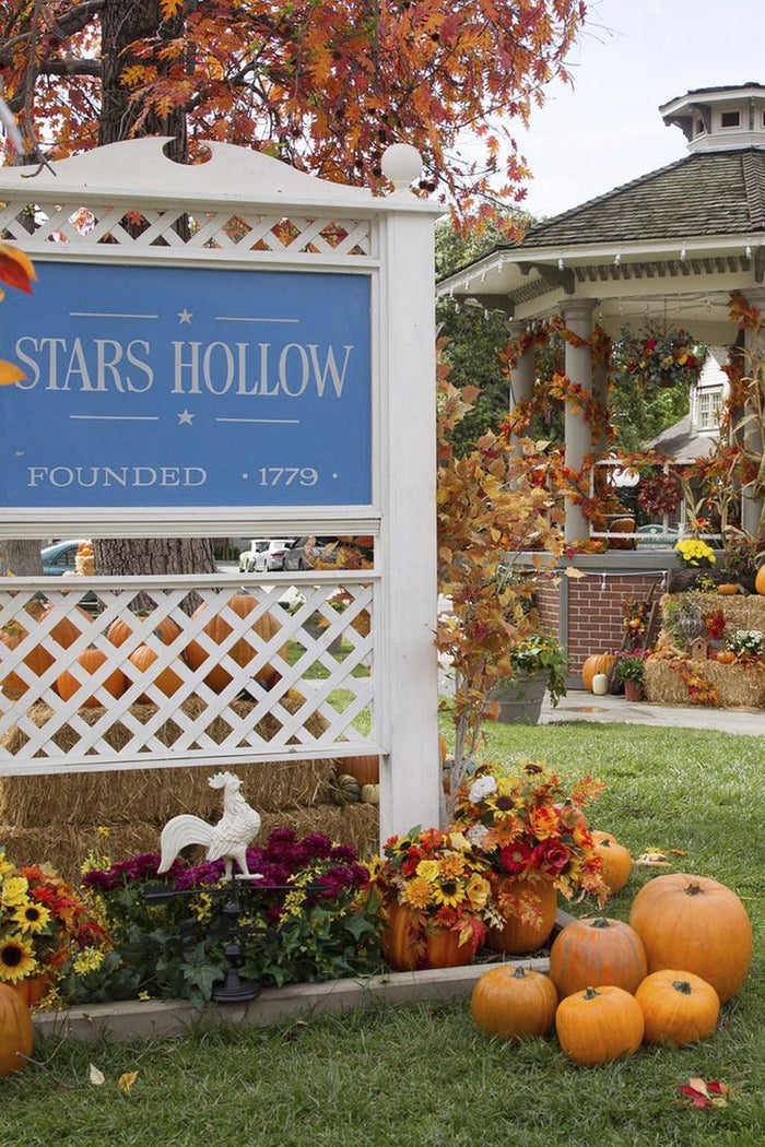Create a Stars Hollow-Inspired Room: A Gilmore Girls Haven - Ever Lasting