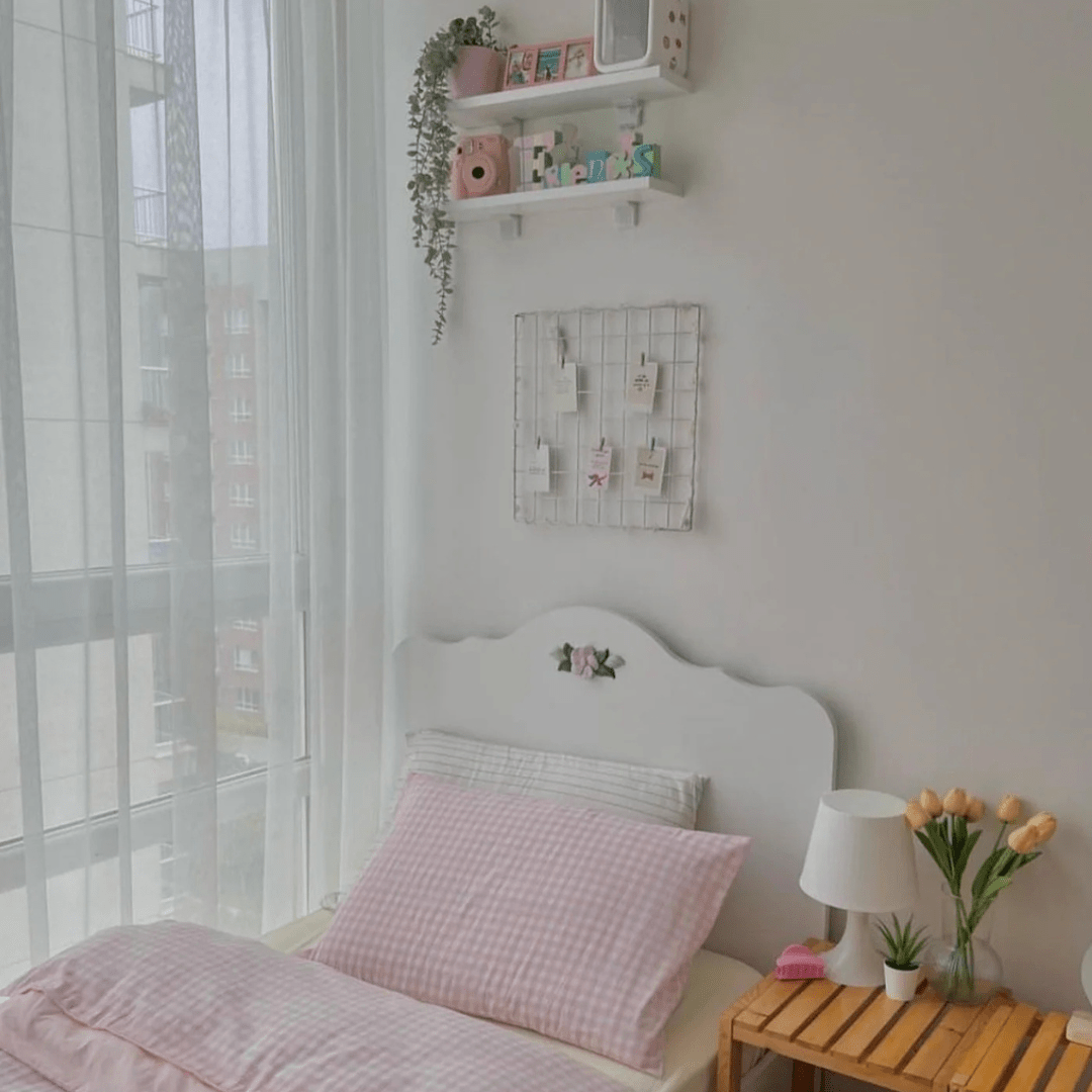 Dorm Room Glow-Up: Spring Decor Trends for College Students - Ever Lasting