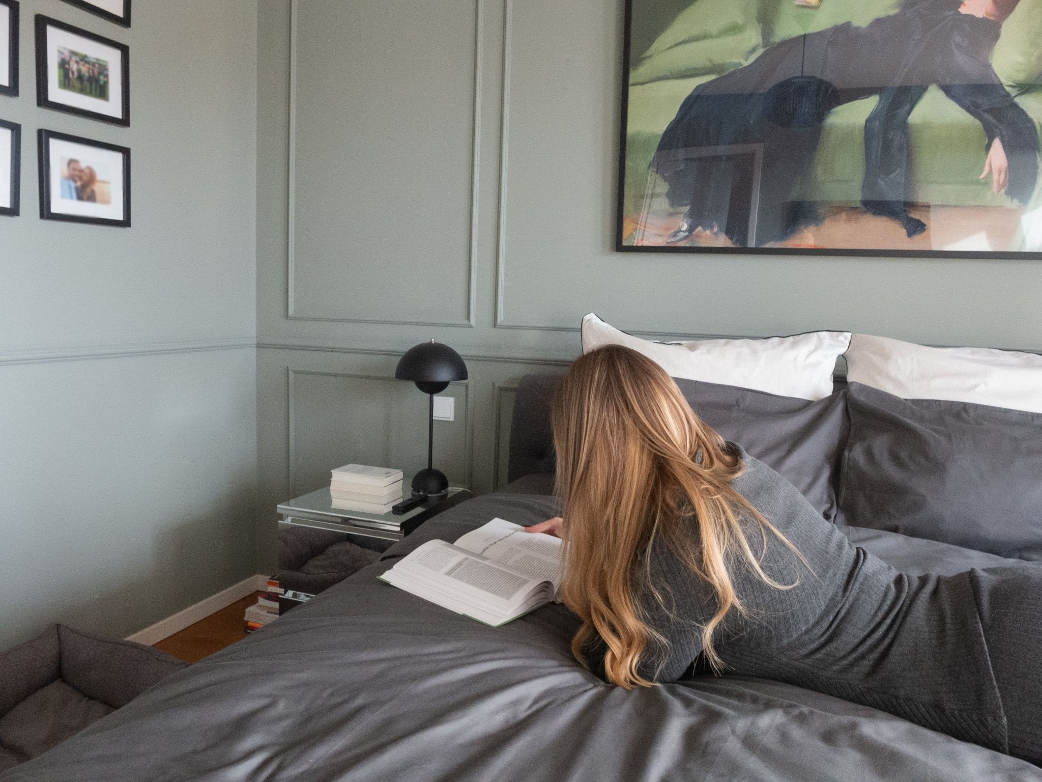 How Anna's Minimal Bedroom Became Her Most Creative Space - Ever Lasting