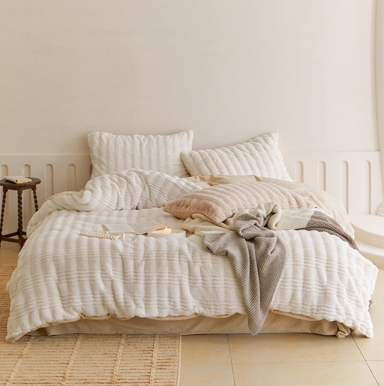 Layering Like a Designer: How to Mix Throws, Duvets & Pillows Without Clashing - Ever Lasting